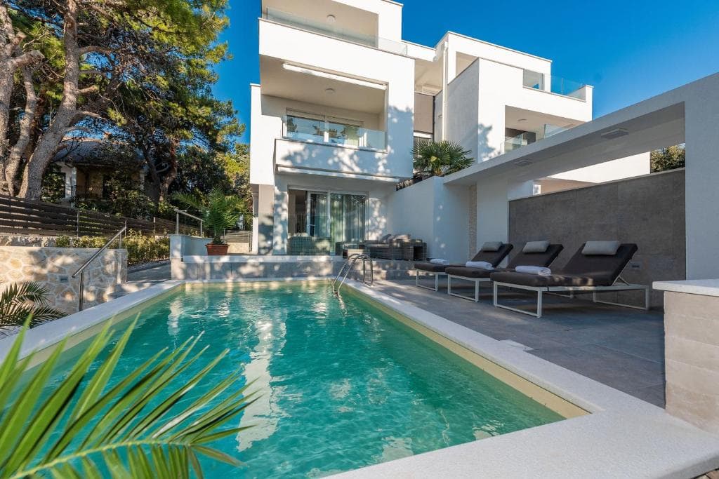 Sunset Apartment mit privatem Pool und Jacuzzi Ansicht 3