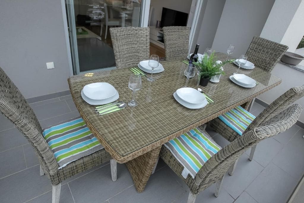 Tomana 6 Apartment mit Terrasse in Novalja Ansicht 3