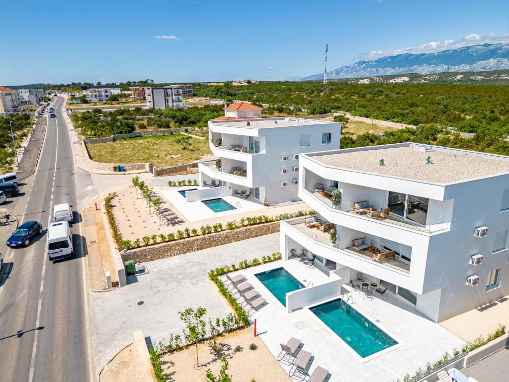 Twins 6 Apartment direkt am Pool in Novalja Ansicht 2