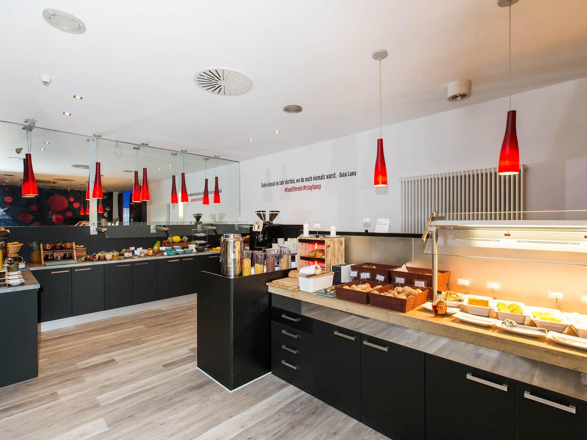 DORMERO Hotel Zürich Airport Ansicht 6