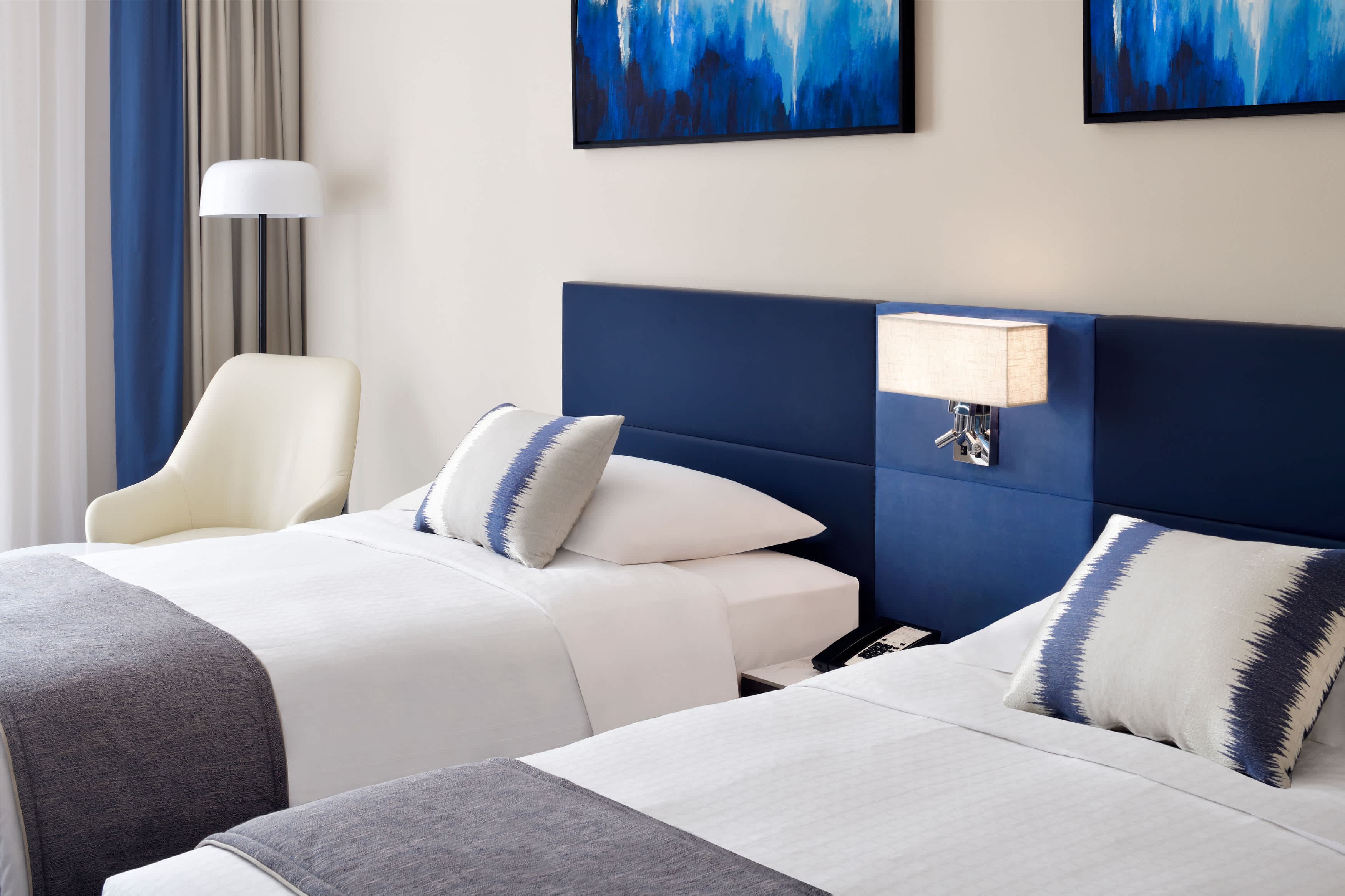 Mövenpick Hotel and Apartments Bur Dubai Ansicht 7