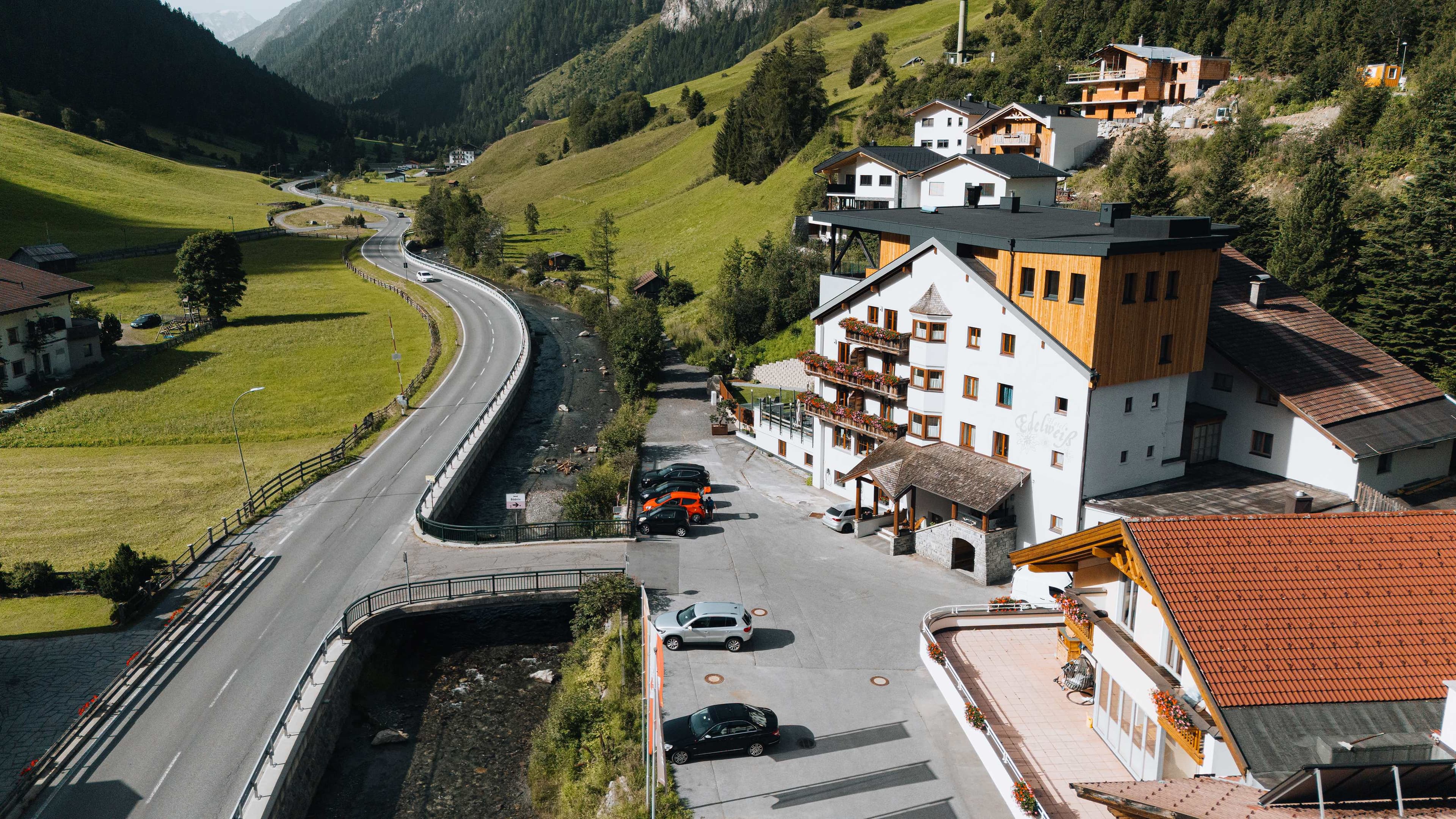 Hotel Edelweiss Ansicht 3