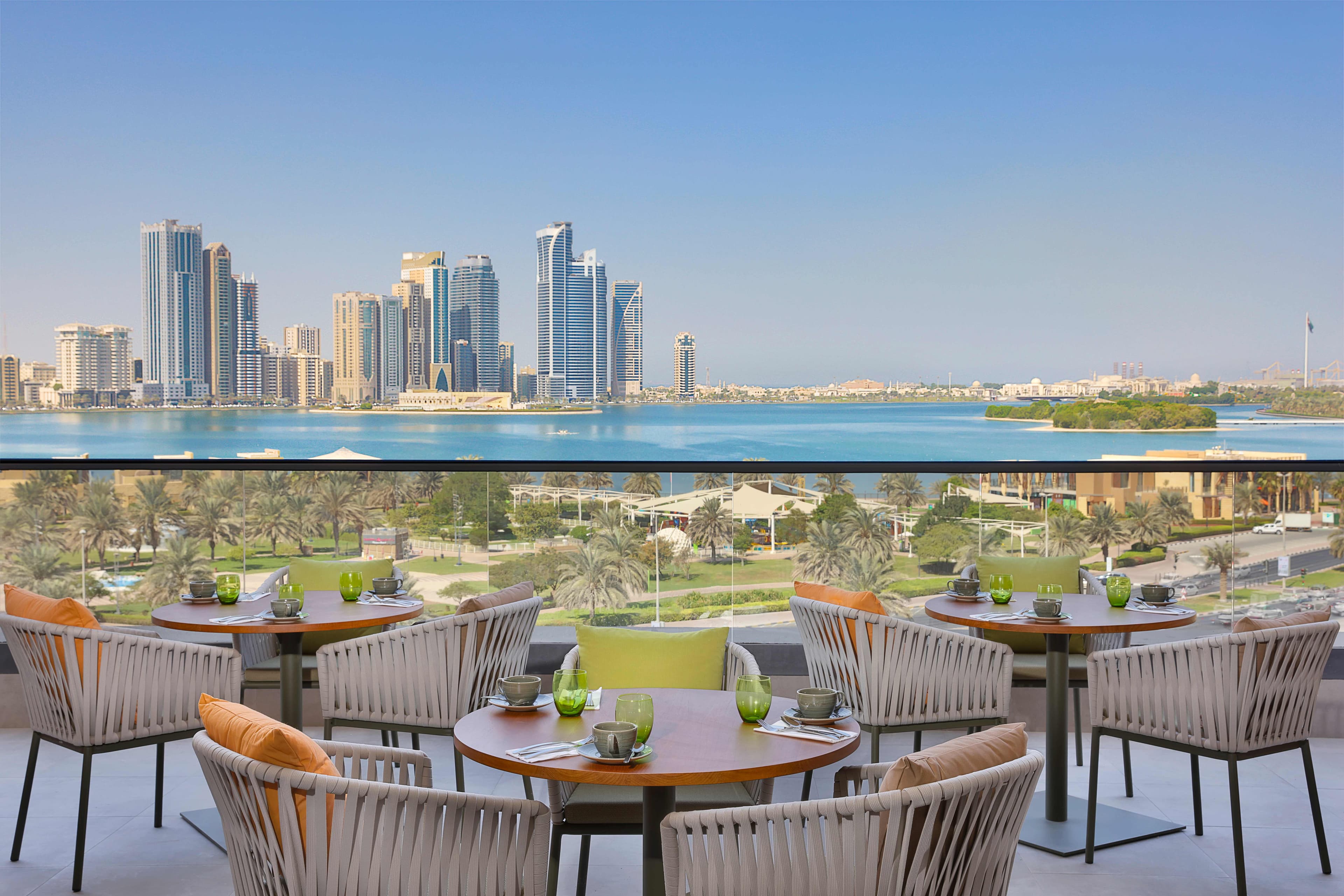 DoubleTree by Hilton Sharjah Waterfront Hotel & Residences Ansicht 7