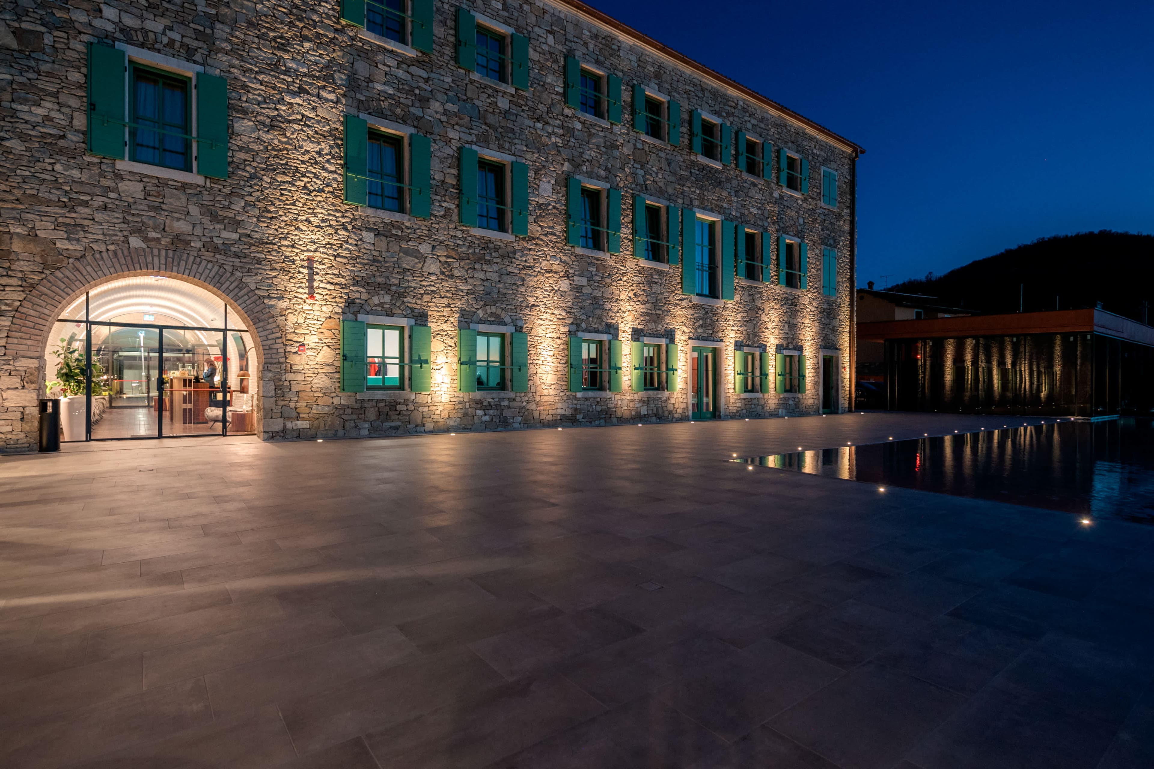 ROXANICH Winery and Design Hotel