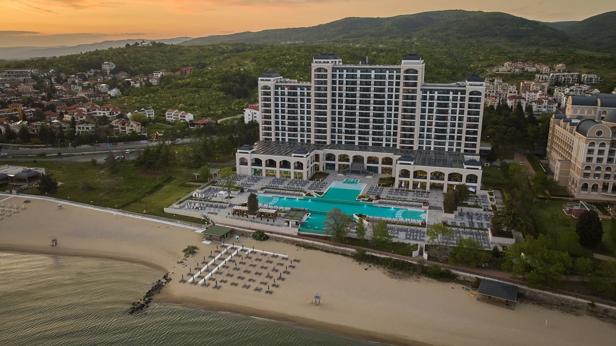 Secrets Sunny Beach Resort & Spa Ansicht 3