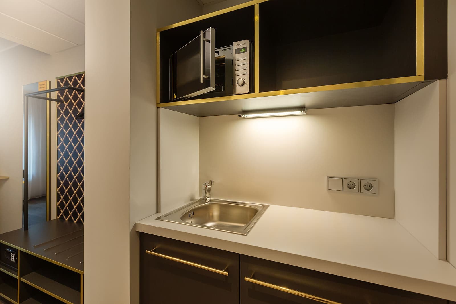 Holiday Inn - the niu, Mesh Stuttgart Messe Ansicht 6