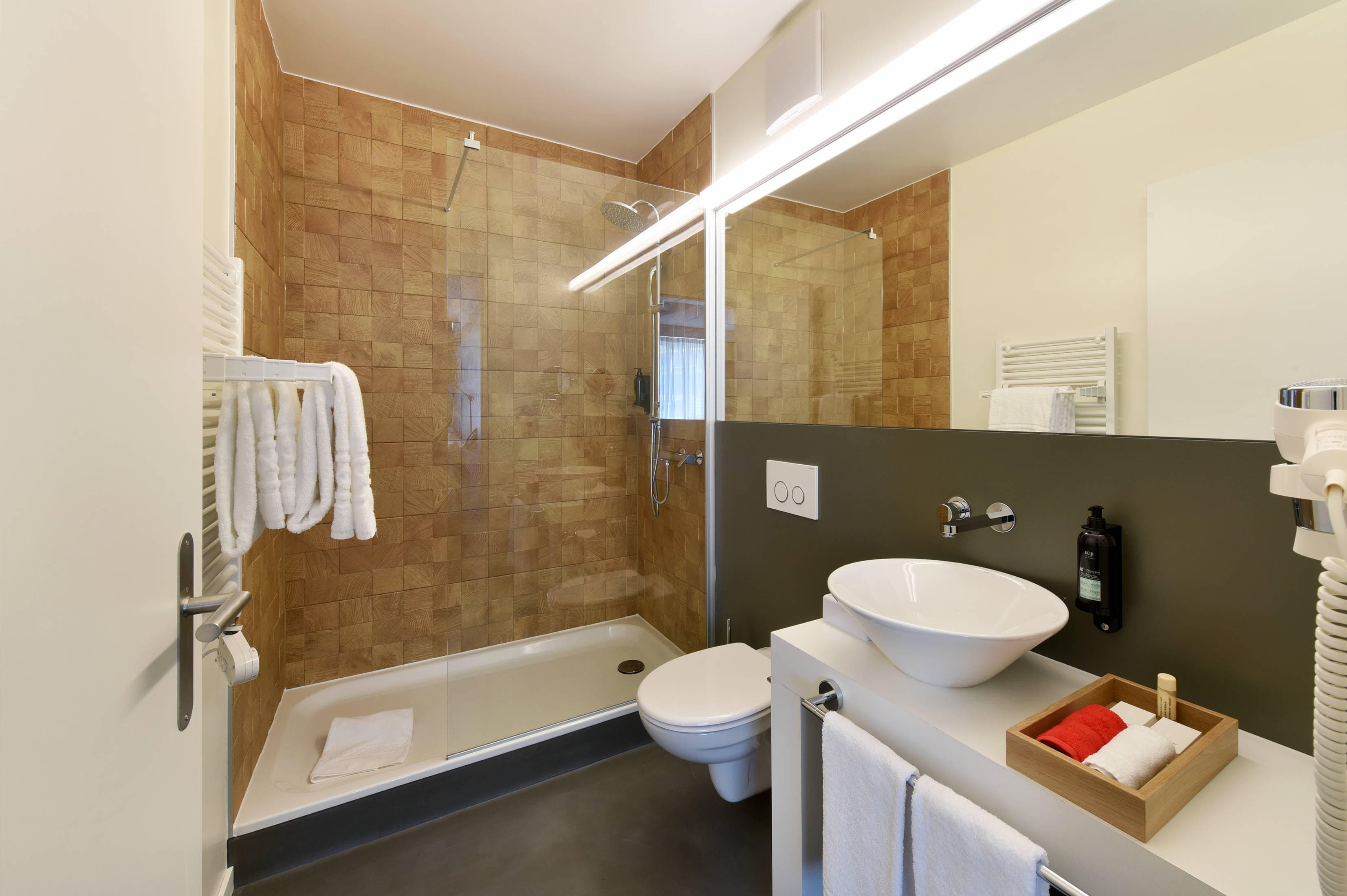 Home Swiss Hotel Ansicht 3