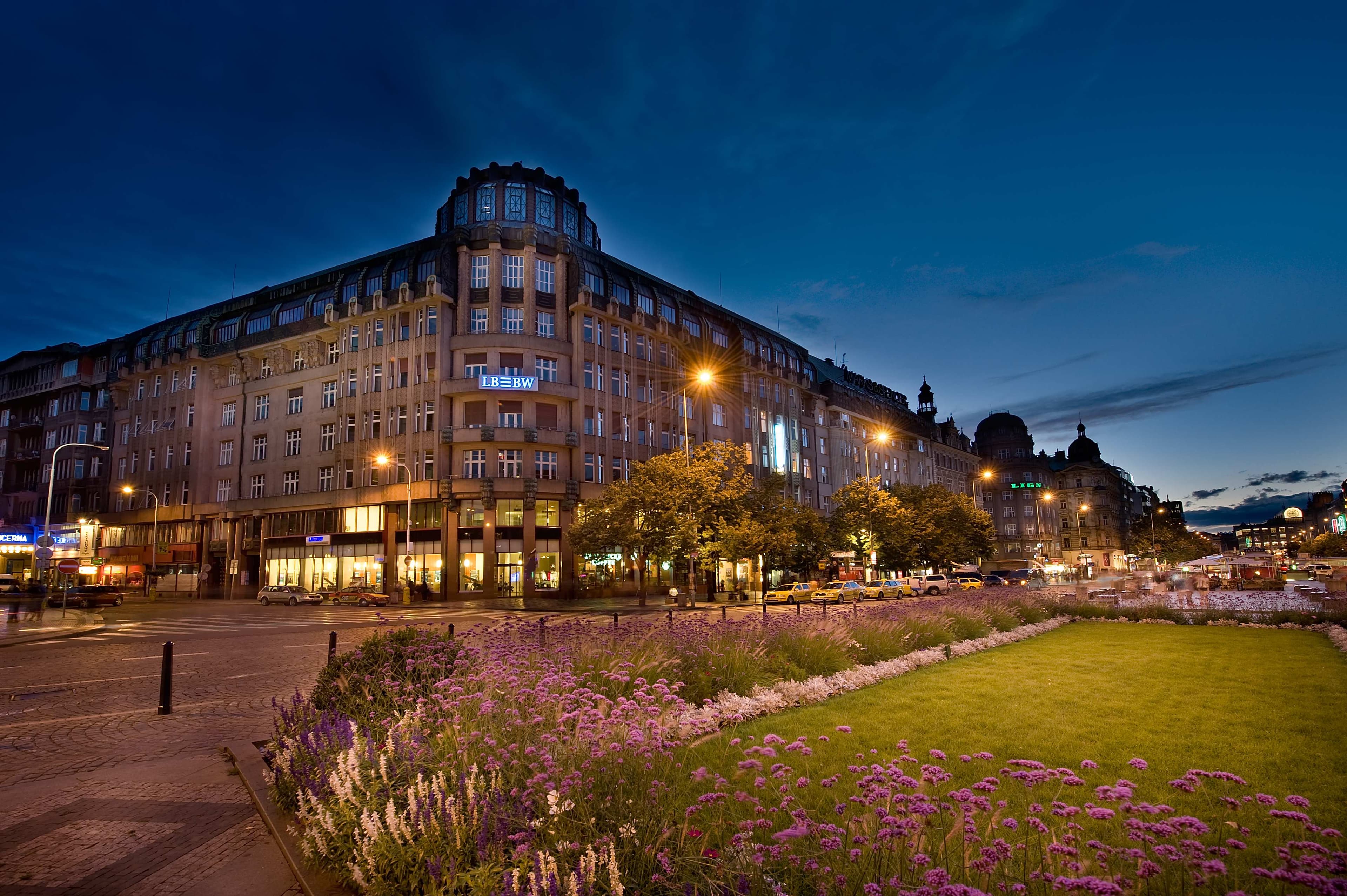 EA hotel Rokoko