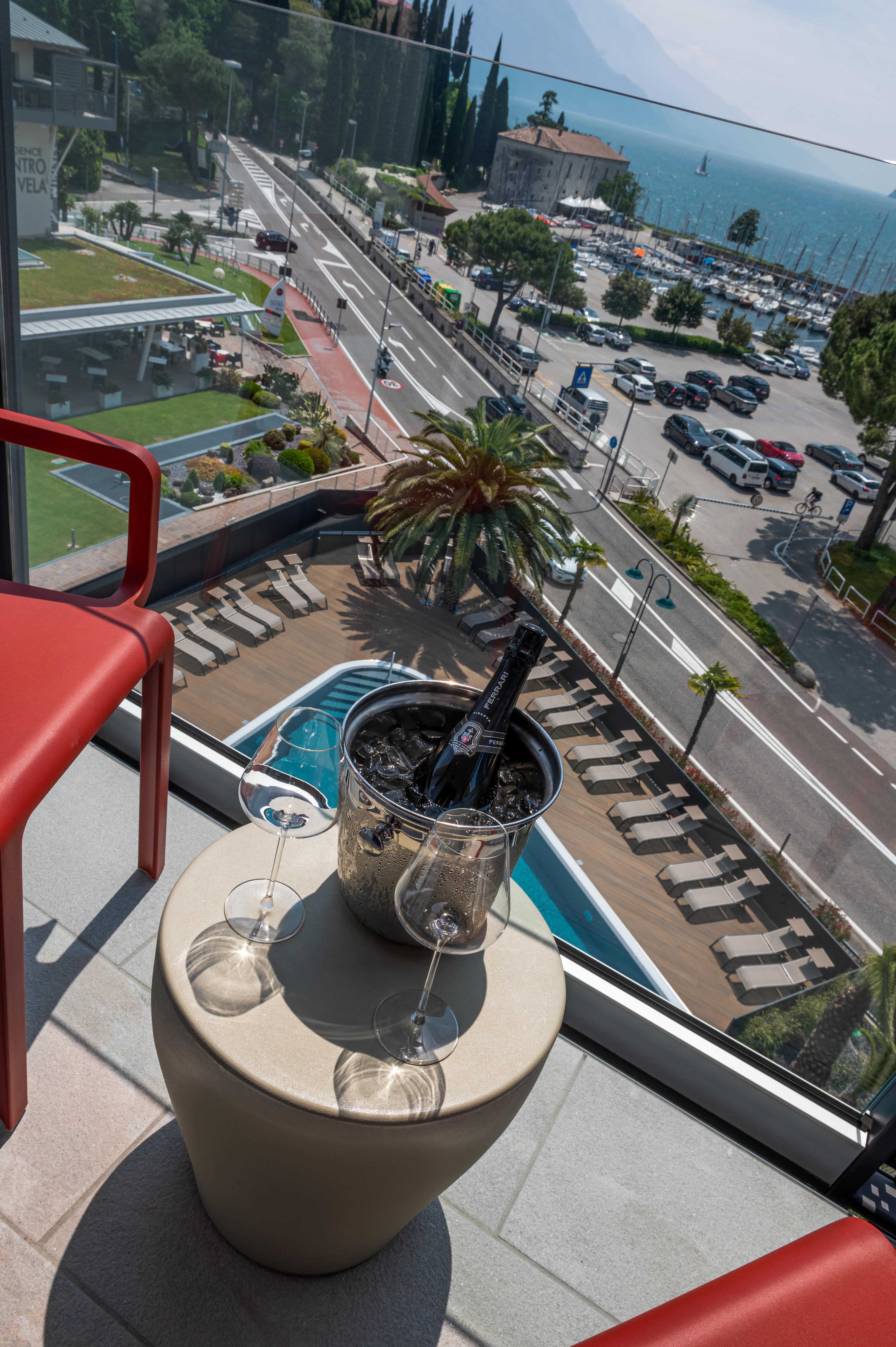 Lake Front Hotel Mirage Ansicht 10