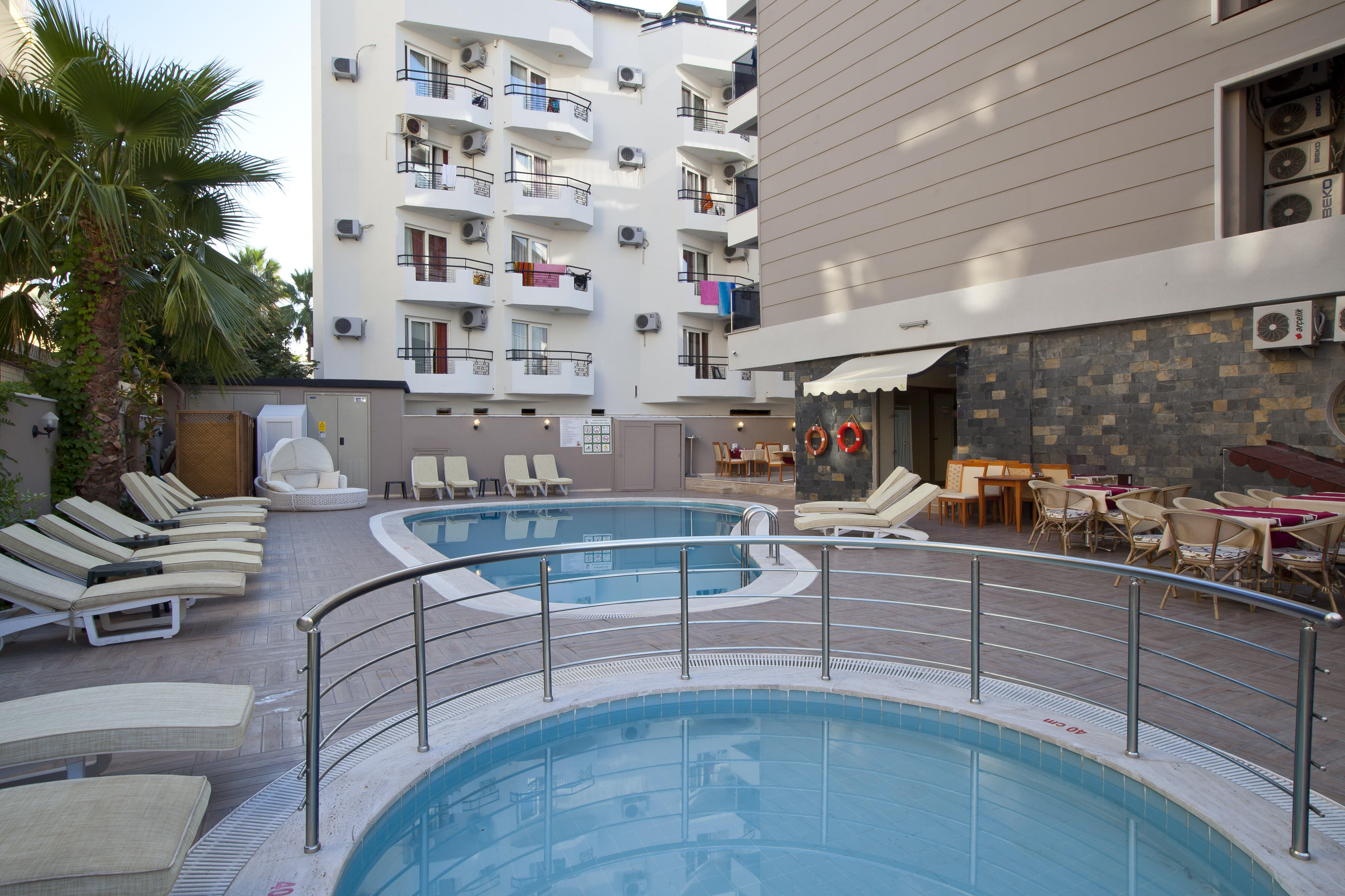 Aurasia Beach Hotel Ansicht 6