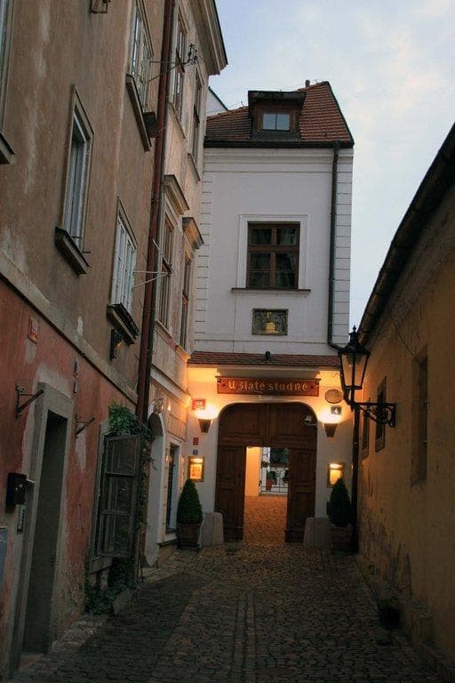 Hotel Golden Well