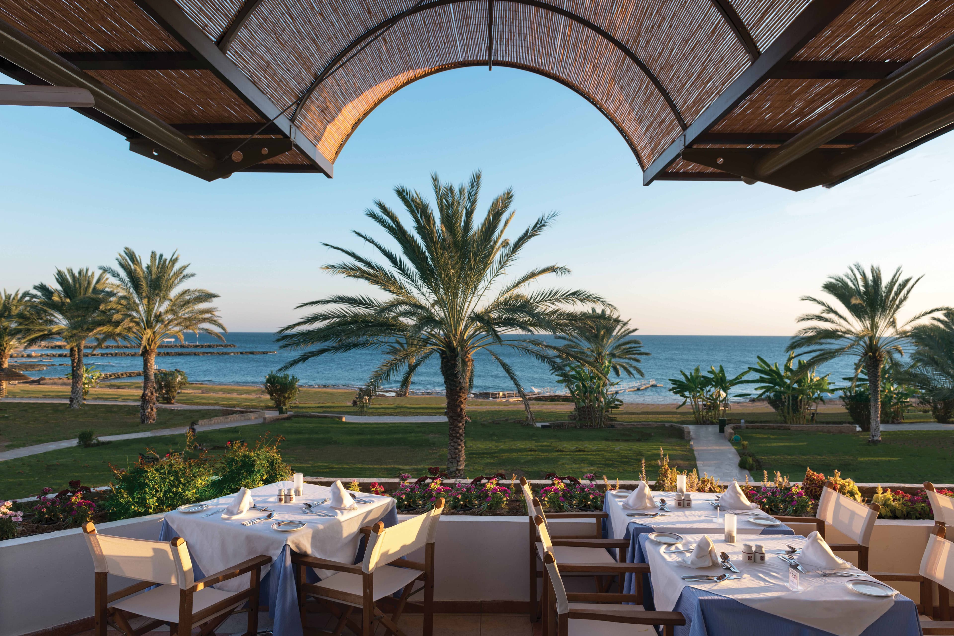 Constantinou Bros Athena Royal Beach Hotel Ansicht 7