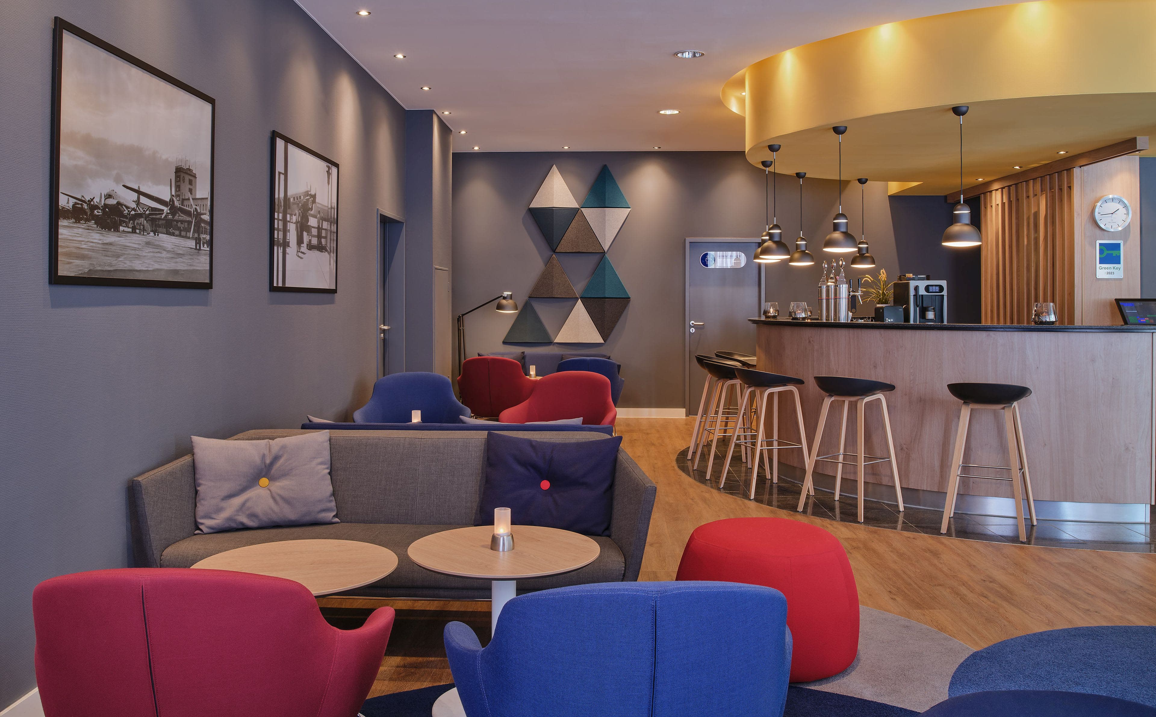 Holiday Inn Express Frankfurt - Airport Ansicht 7