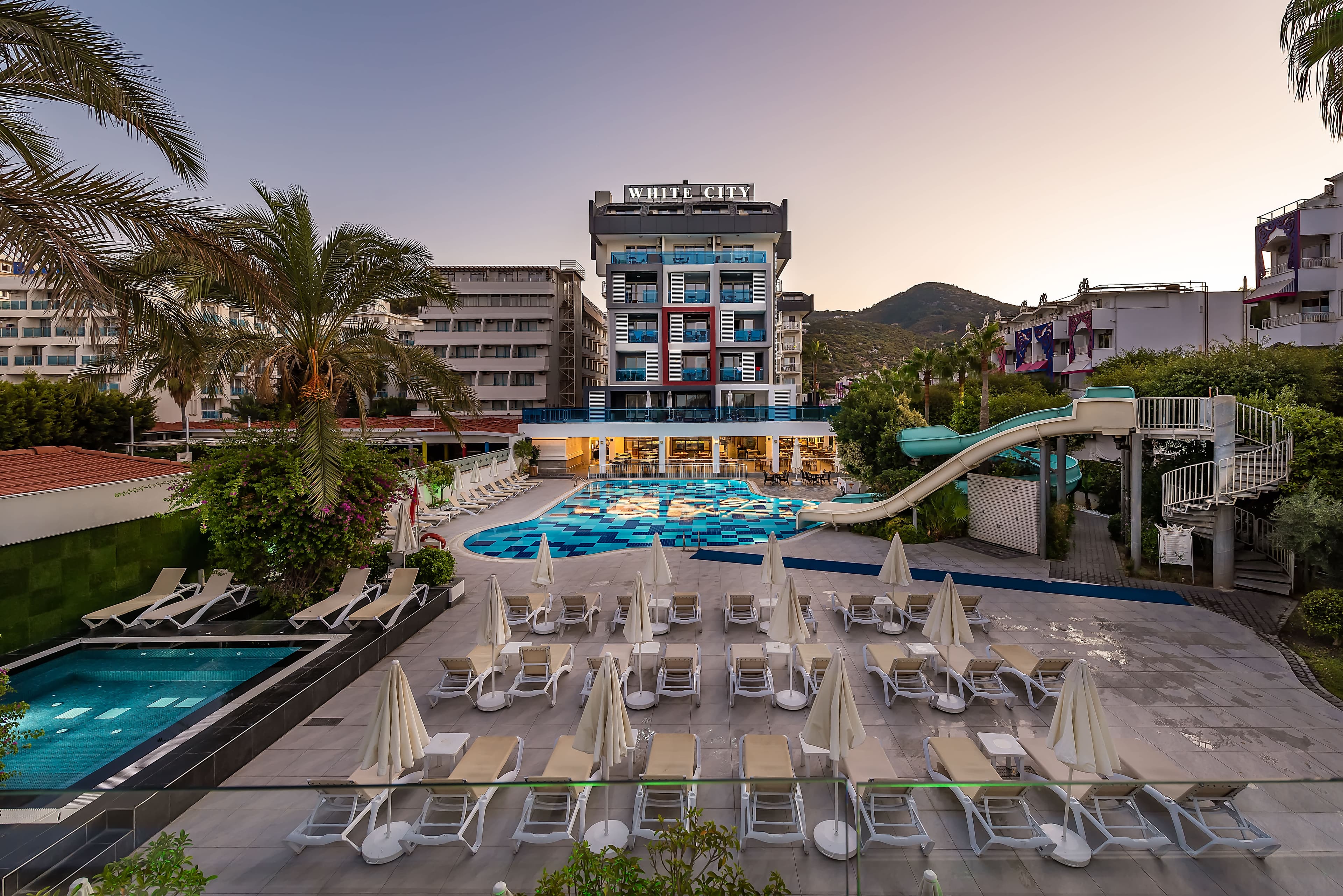 White City Beach Hotel Ansicht 3