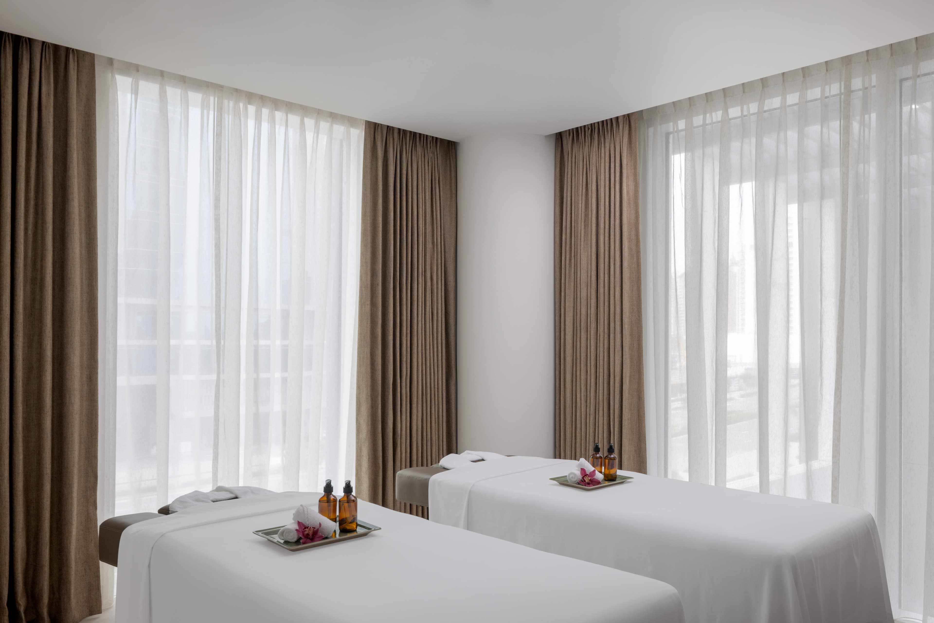 Holiday Inn Dubai Business Bay by IHG Ansicht 7