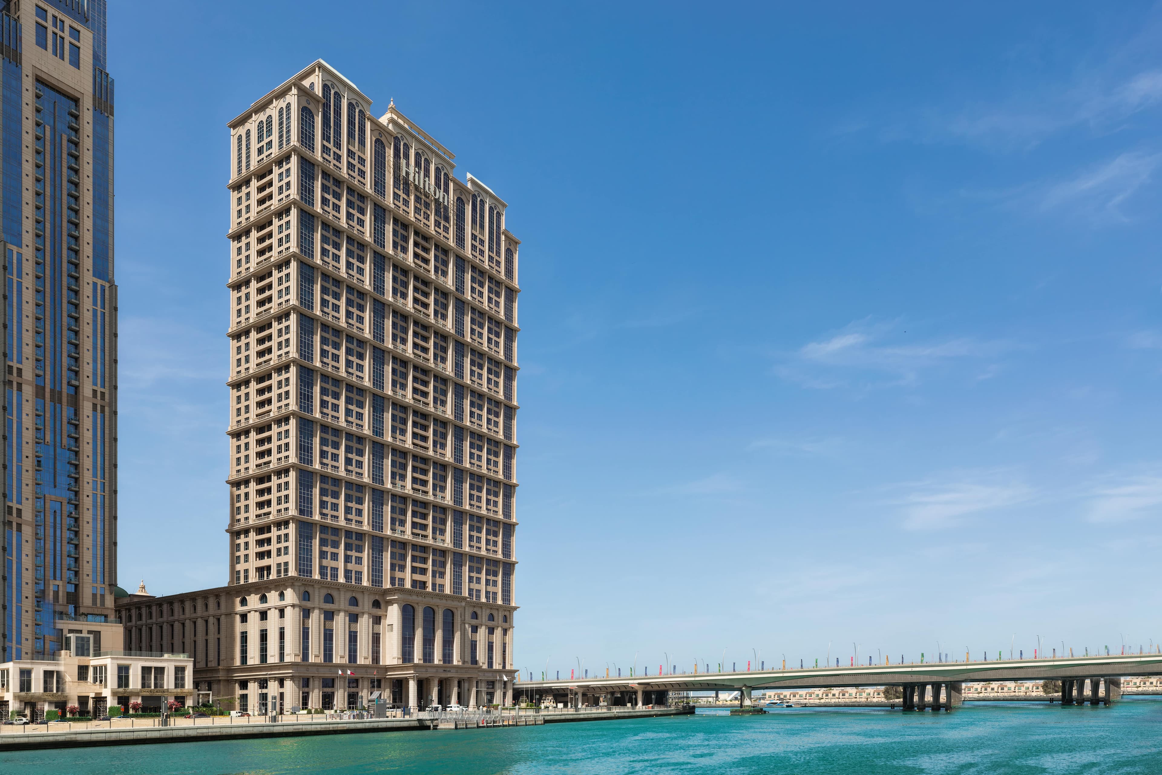 Hilton Dubai Al Habtoor City Ansicht 3