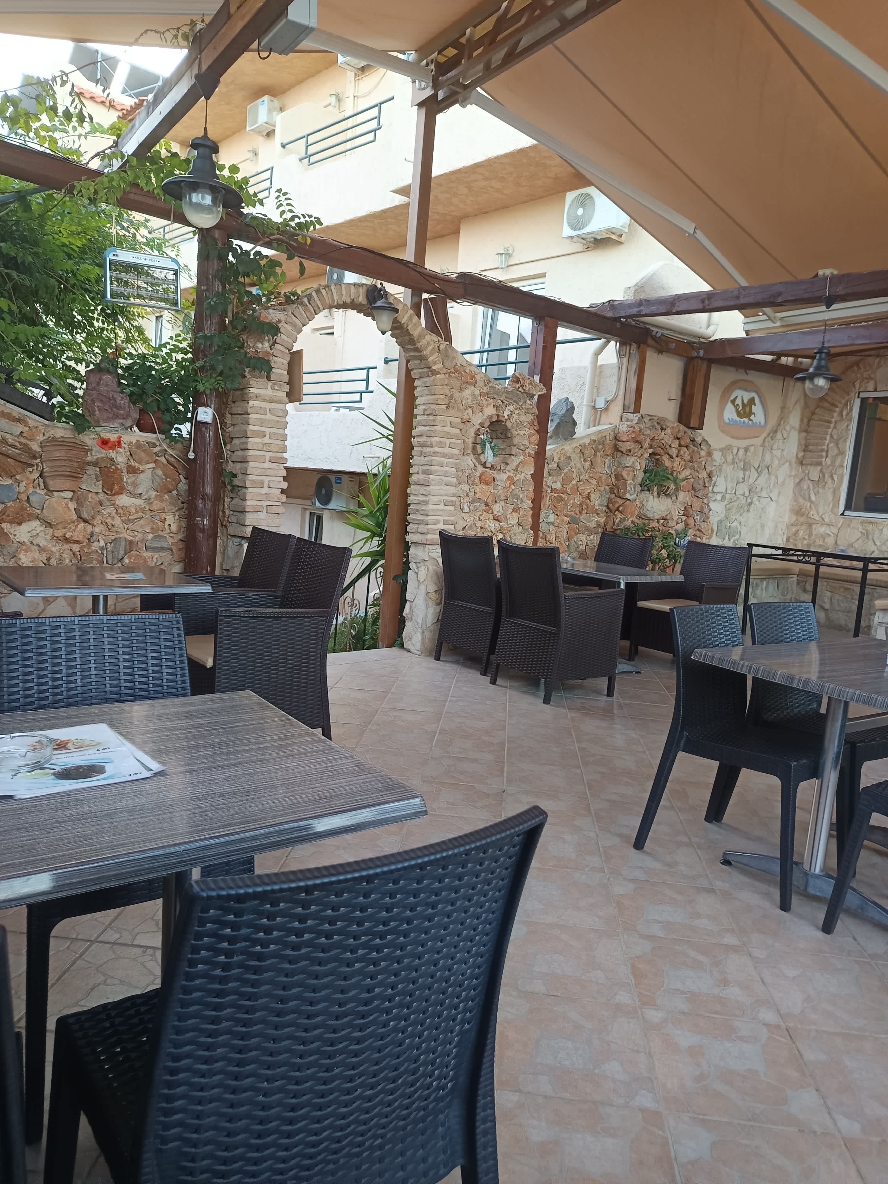 Erato Hotel Ansicht 3