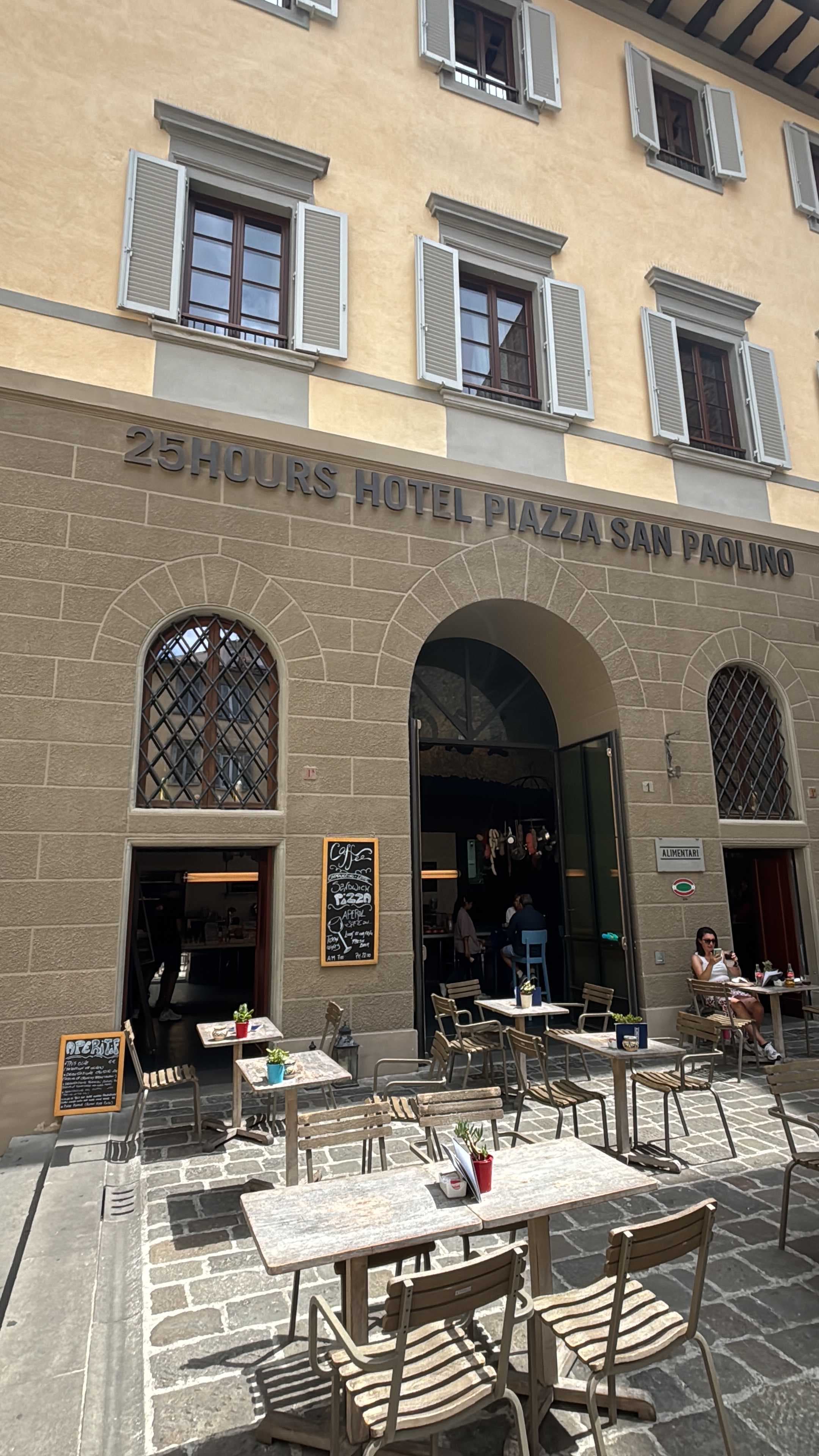 25hours Hotel Piazza San Paolino Ansicht 2