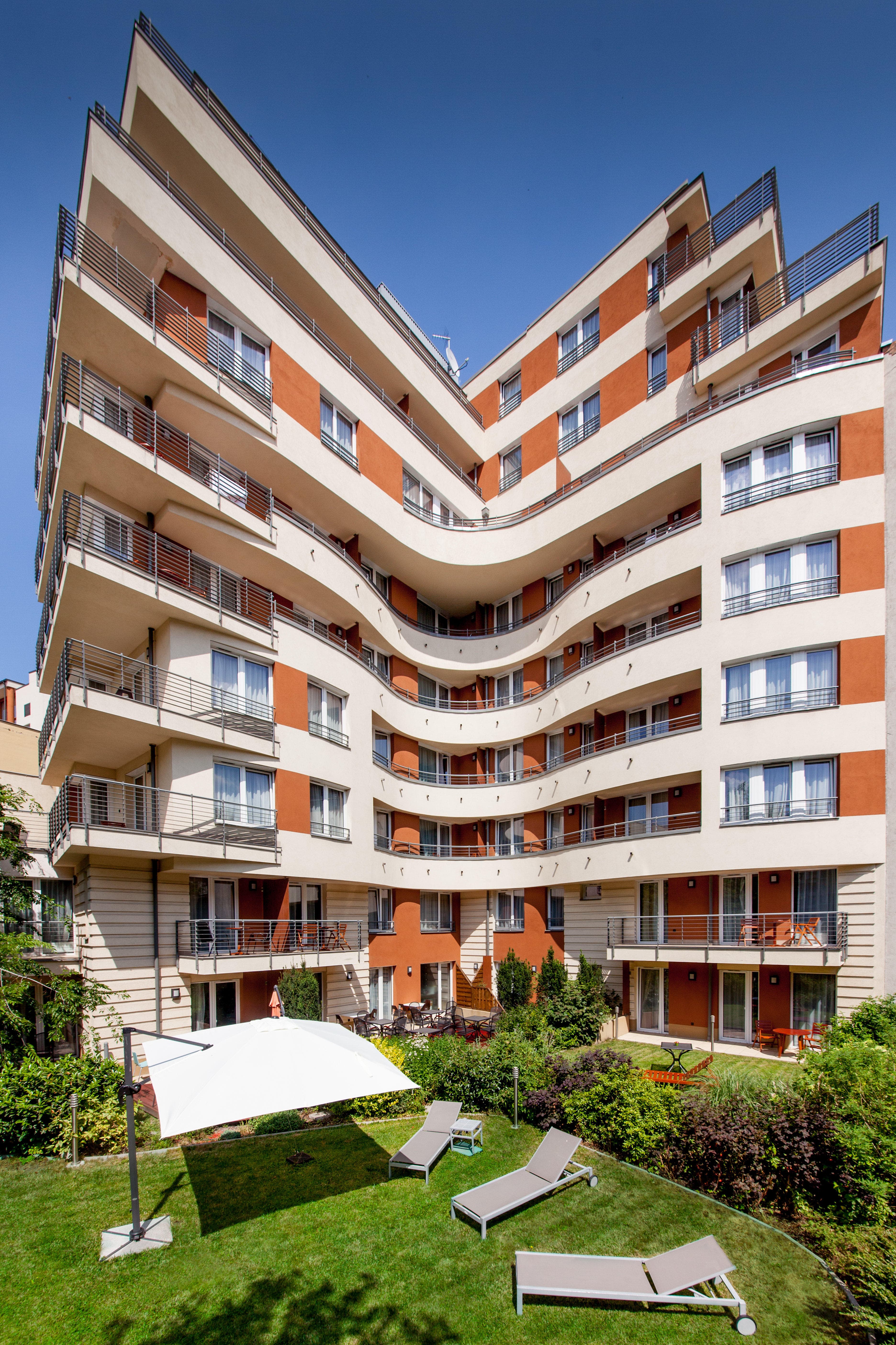 Escala Hotel & Suites Ansicht 2