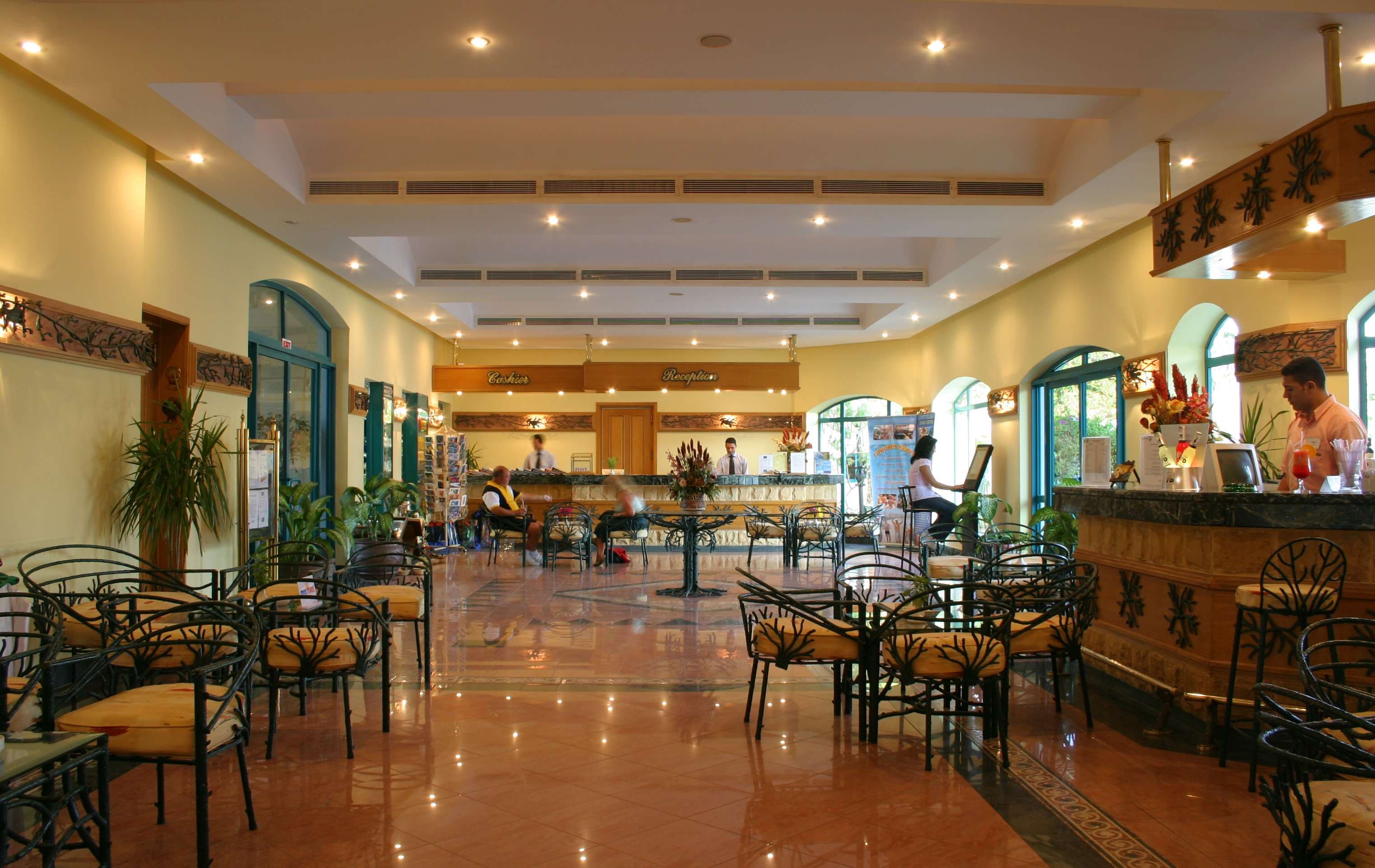Hotel Falcon Hills Ansicht 9