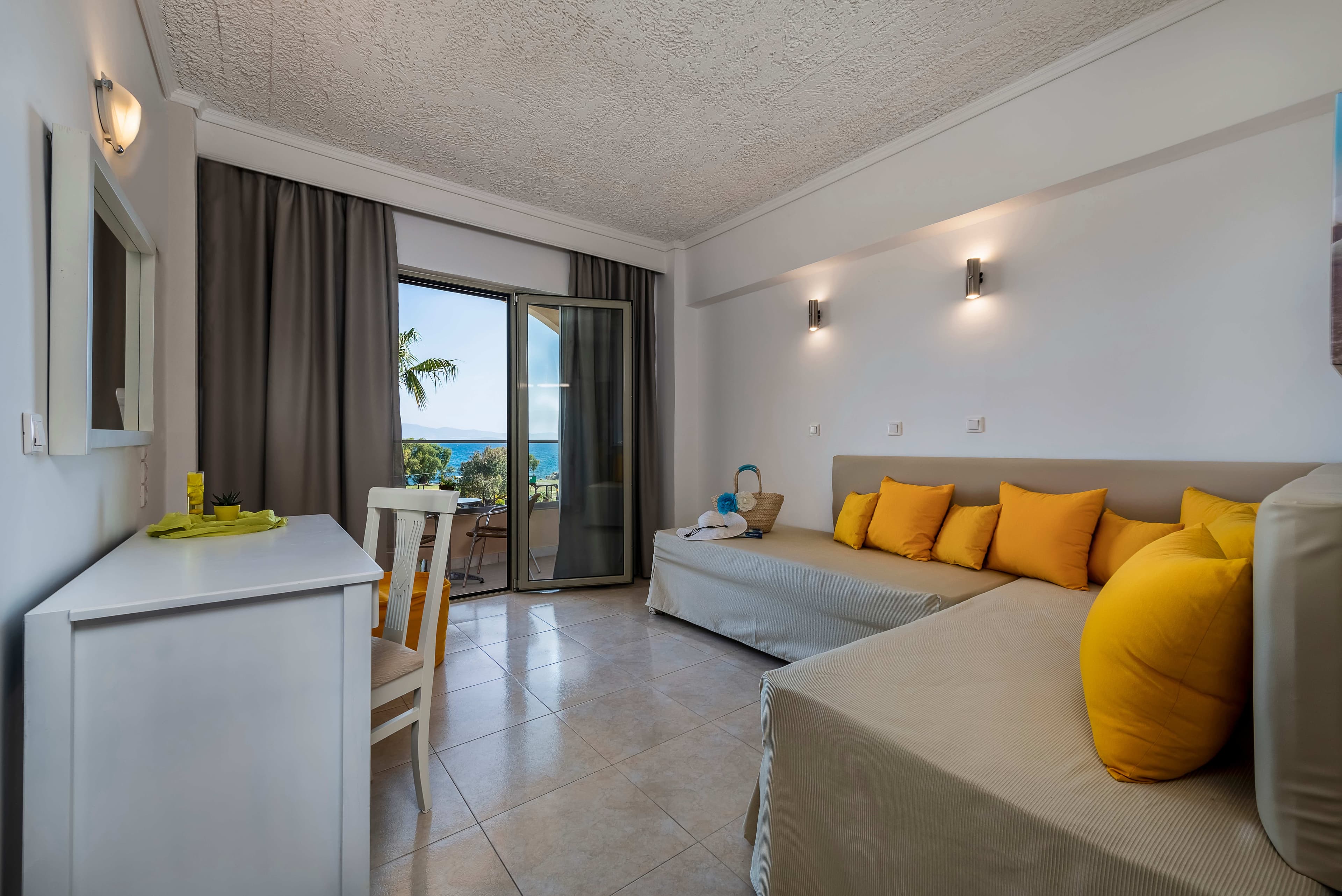 TUI SUNEO Niriides Beach Ansicht 5