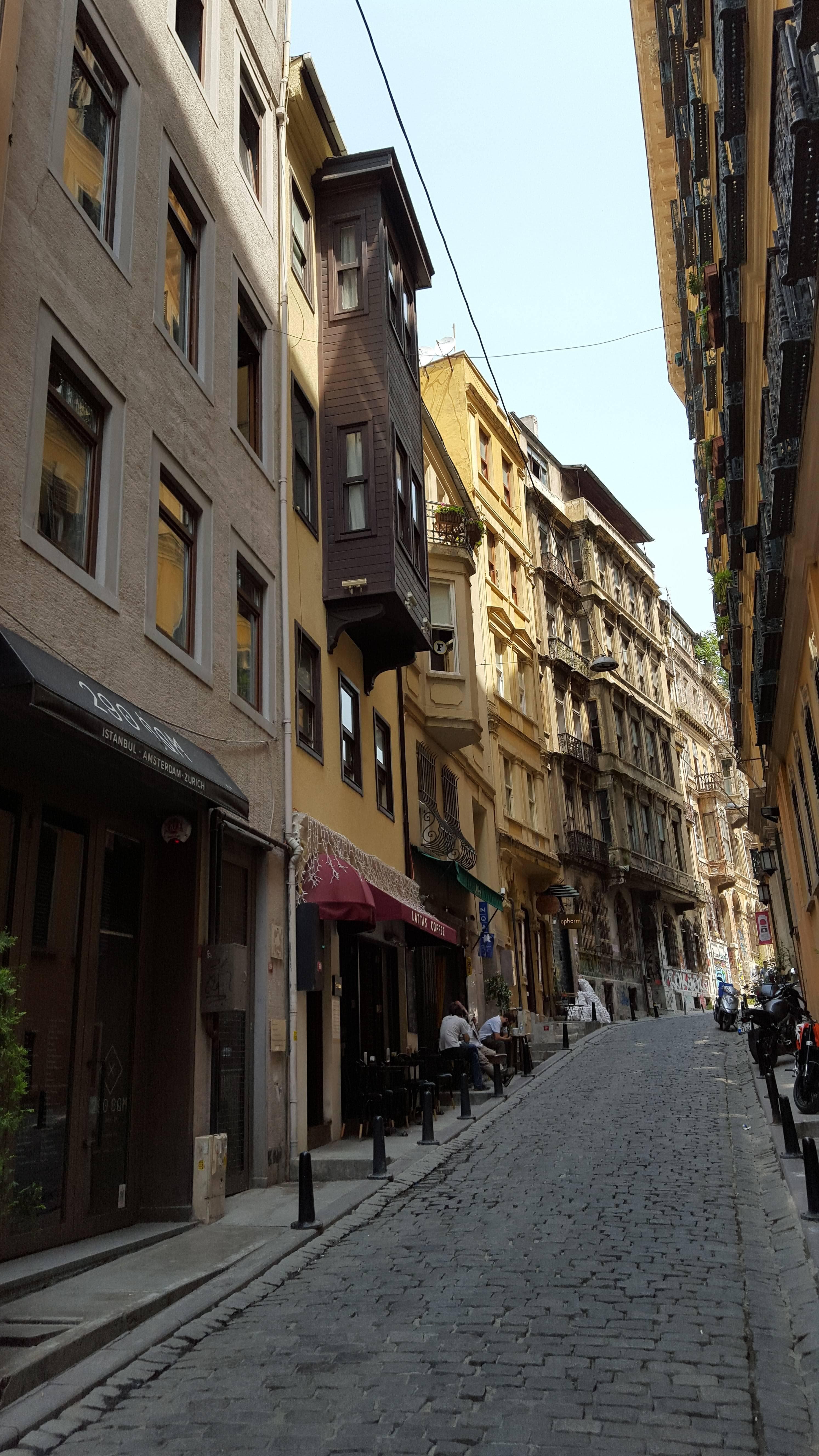 Meroddi Galata Mansion