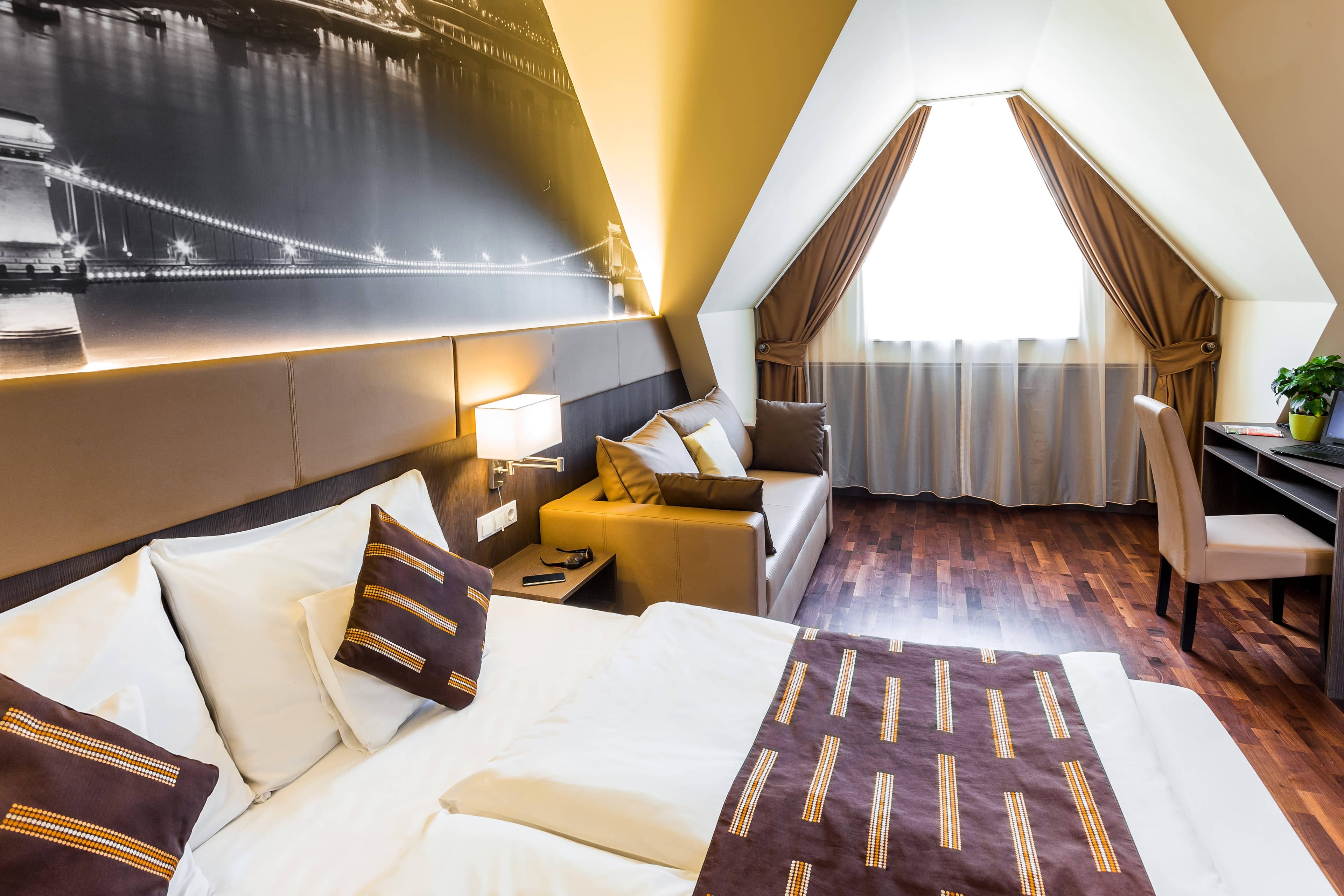 12 Revay Hotel Ansicht 8