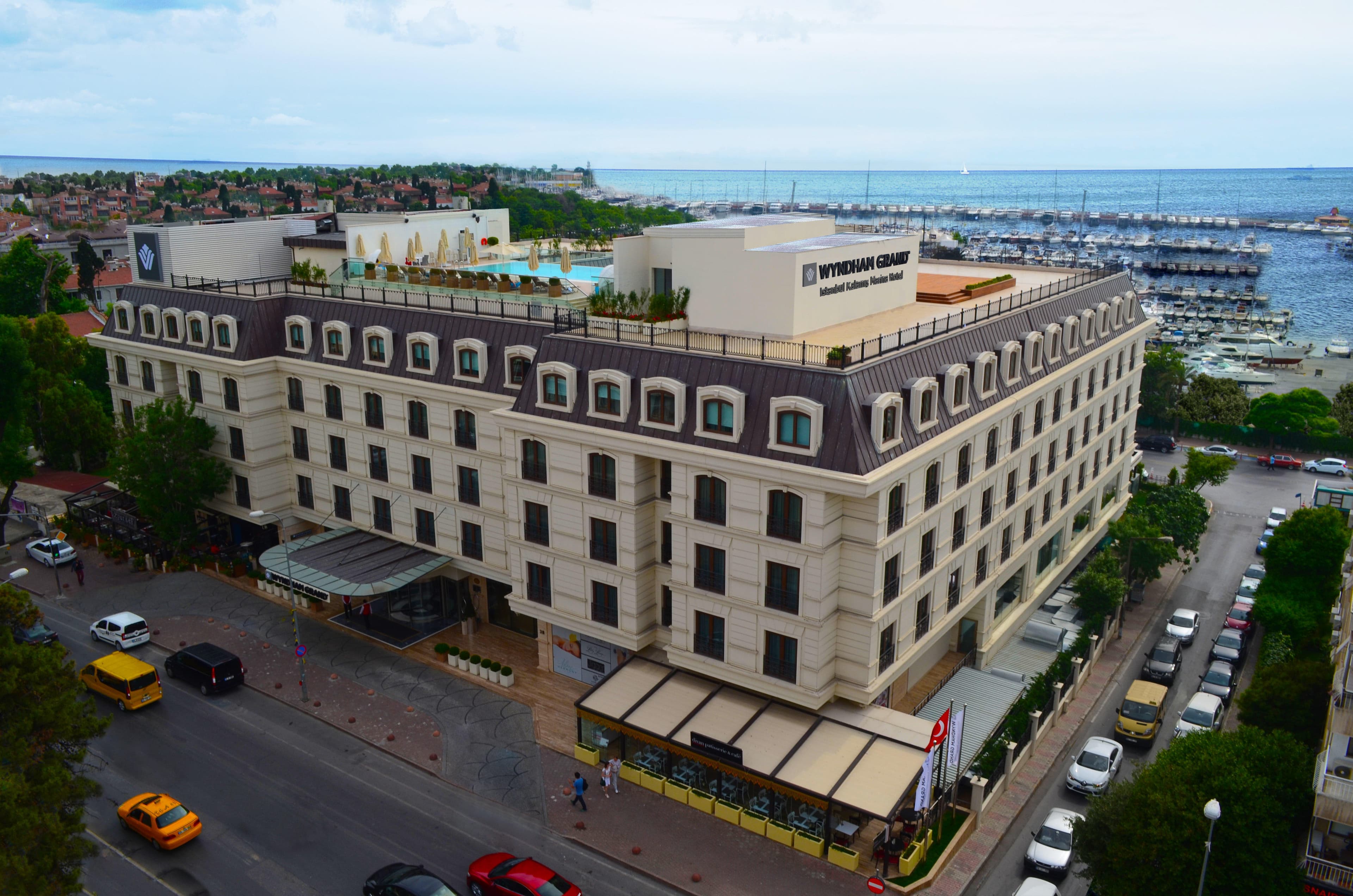 Wyndham Grand Istanbul Kalamis Marina Hotel Ansicht 2