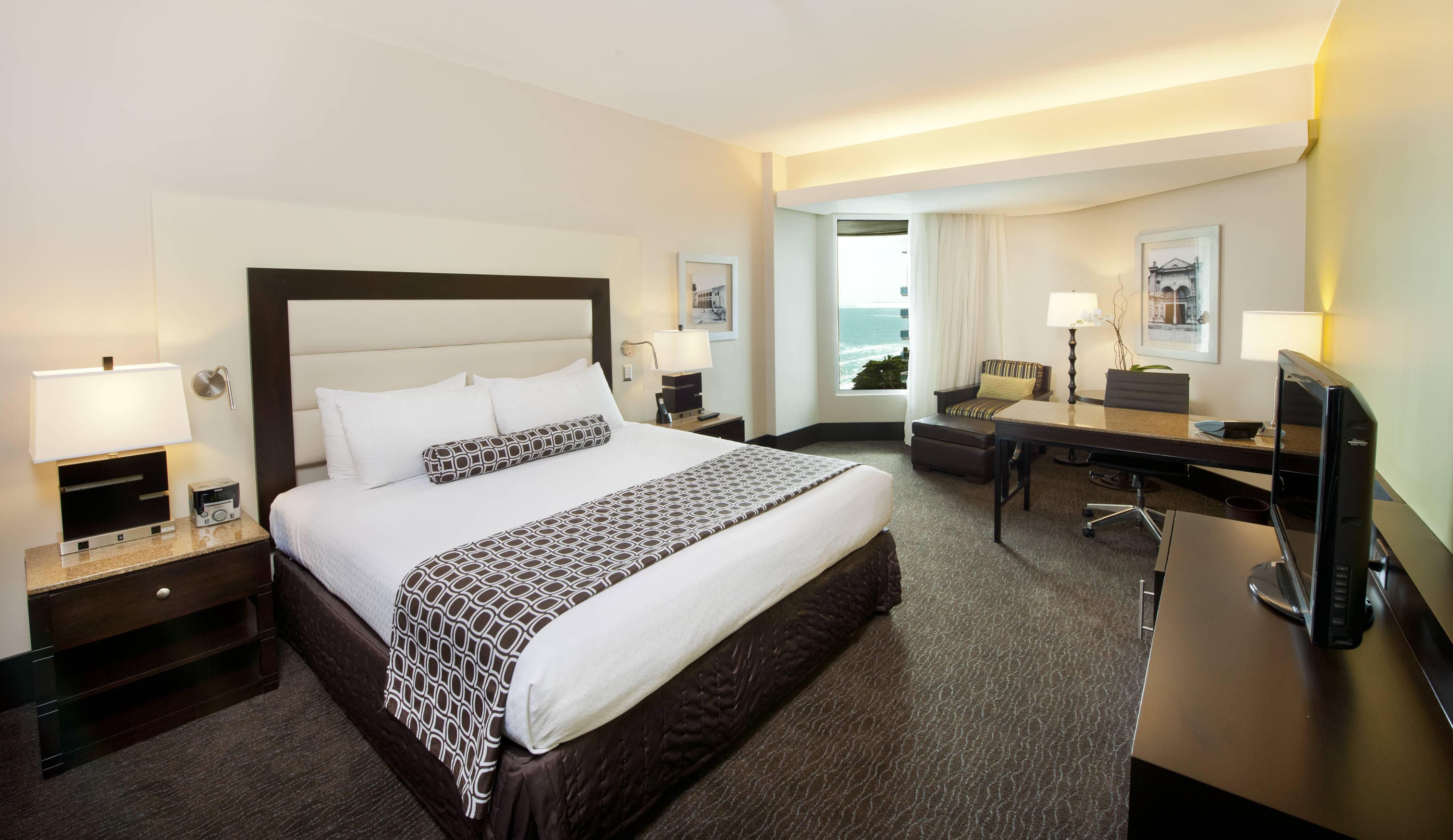 Hotel Crowne Plaza Santo Domingo Ansicht 2