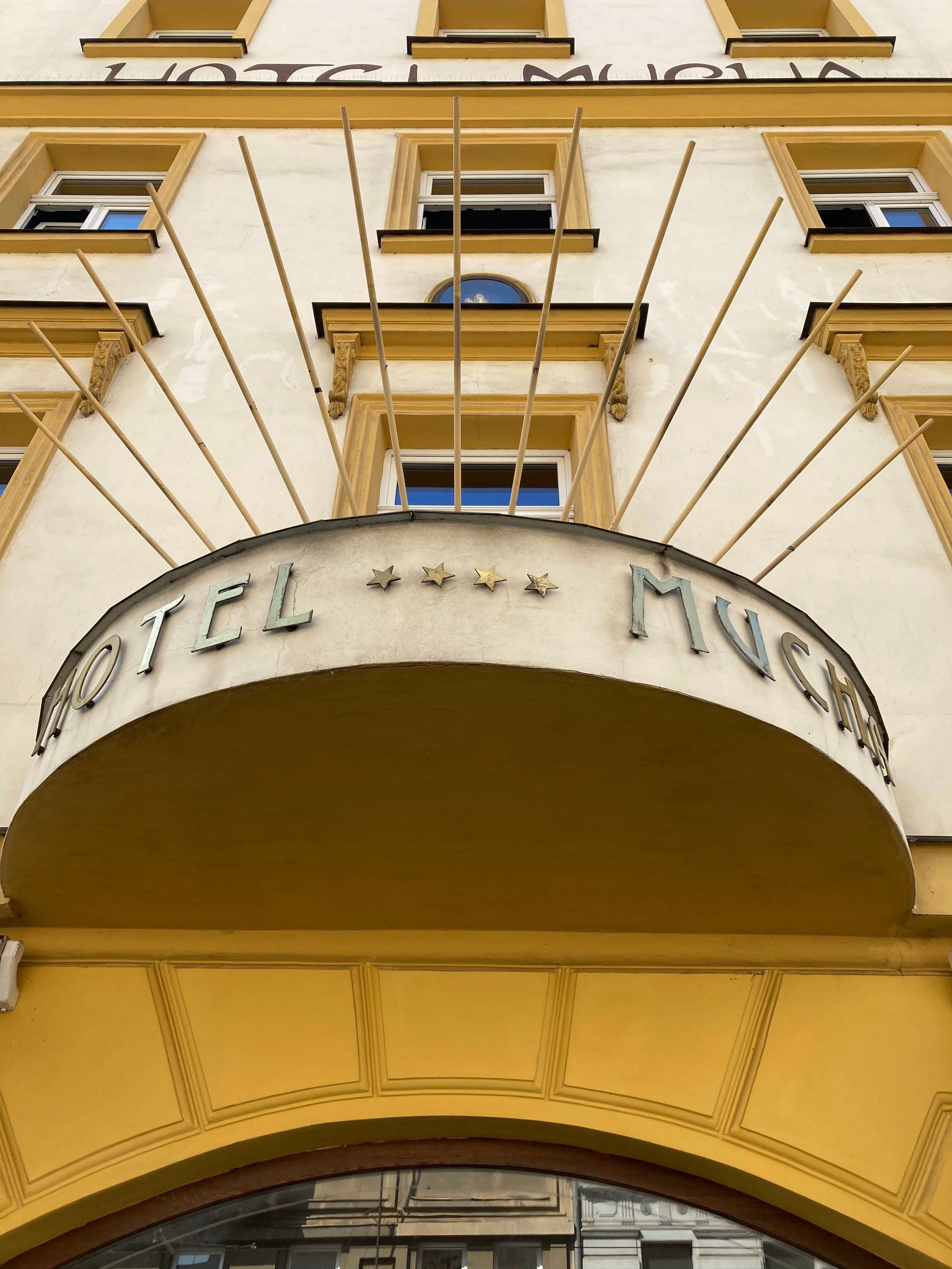 Hotel Mucha Ansicht 3