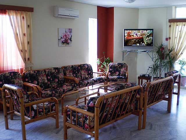 Leonidas Hotel & Studios Ansicht 6