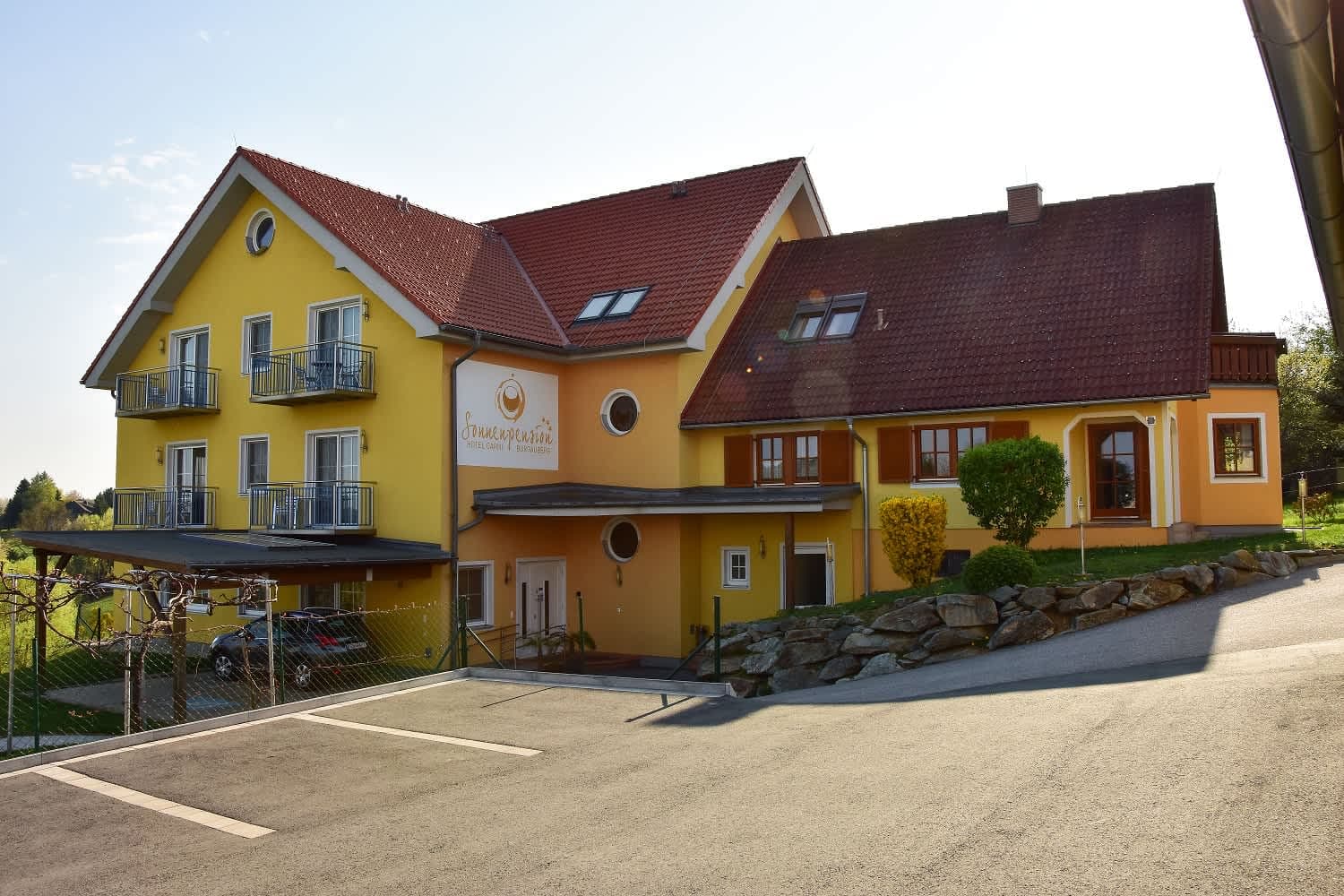 Golf & Therme Sonnenpension Frühstückshotel Burgauberg Stegersbach Ansicht 2