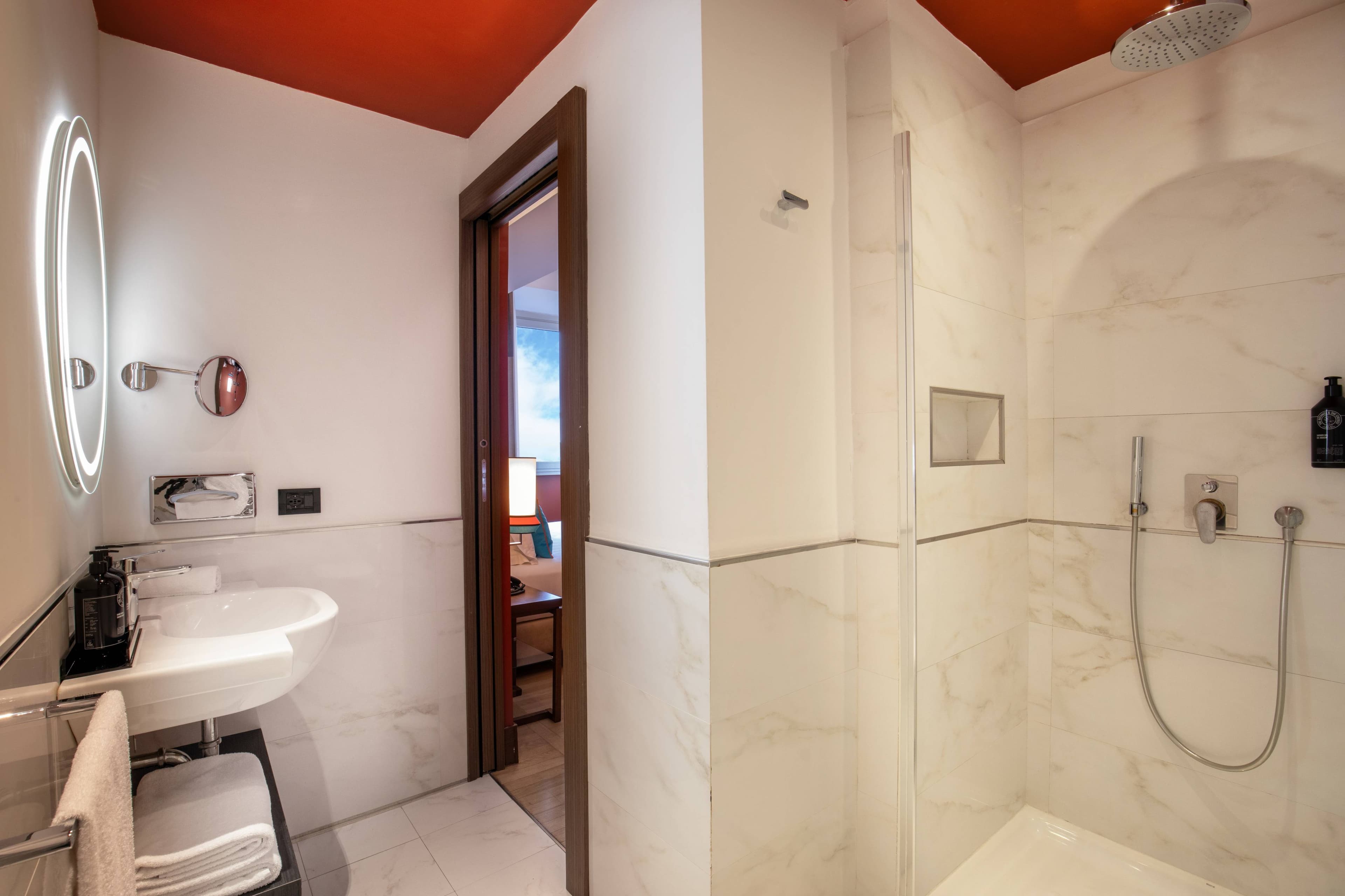 The Independent Hotel Ansicht 10