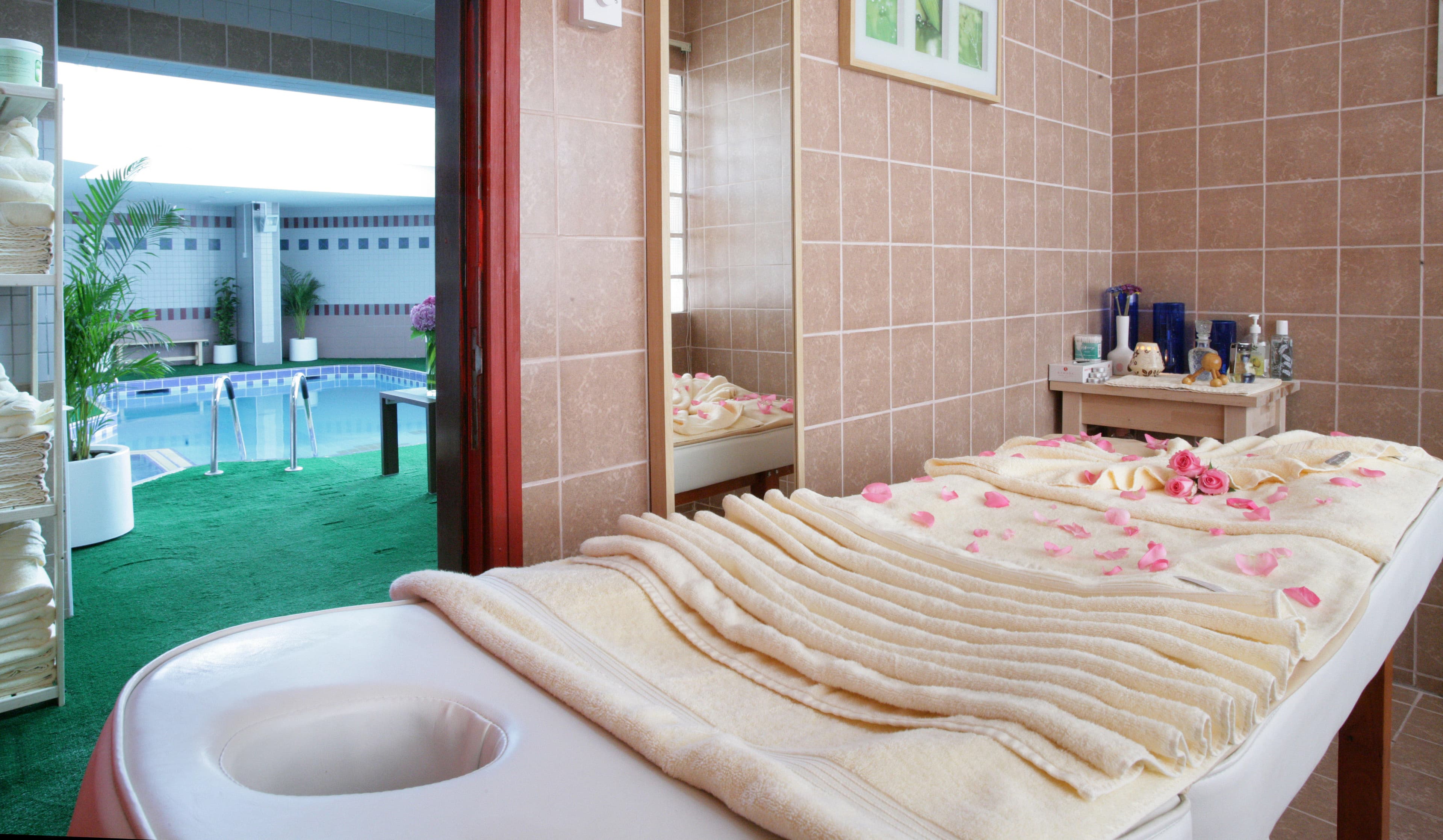 Ramada by Wyndham Beach Hotel Ajman Ansicht 8