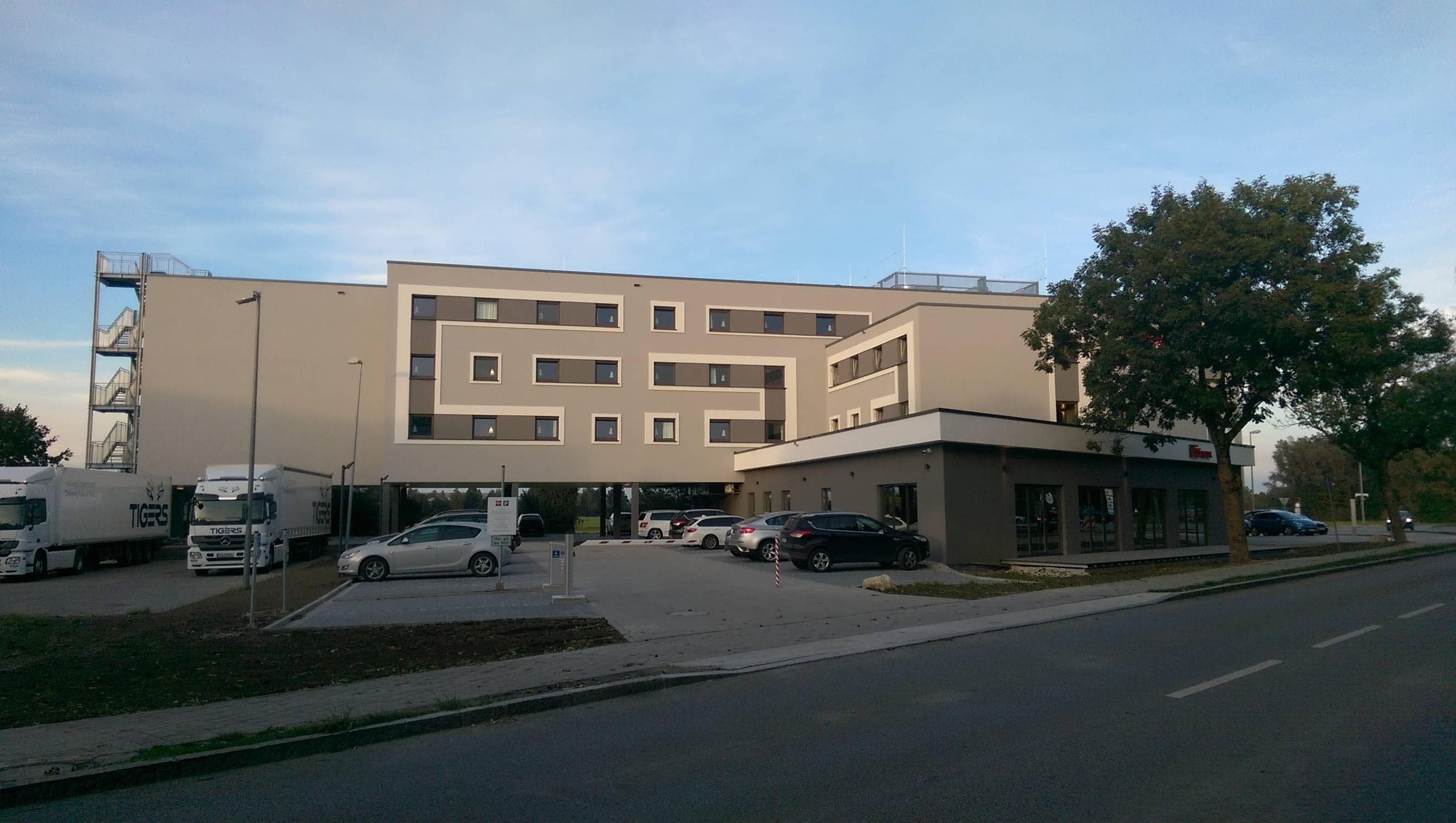 Ibis München Airport Süd Ansicht 3