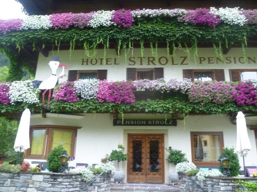 Hotel & Pension Strolz Ansicht 2