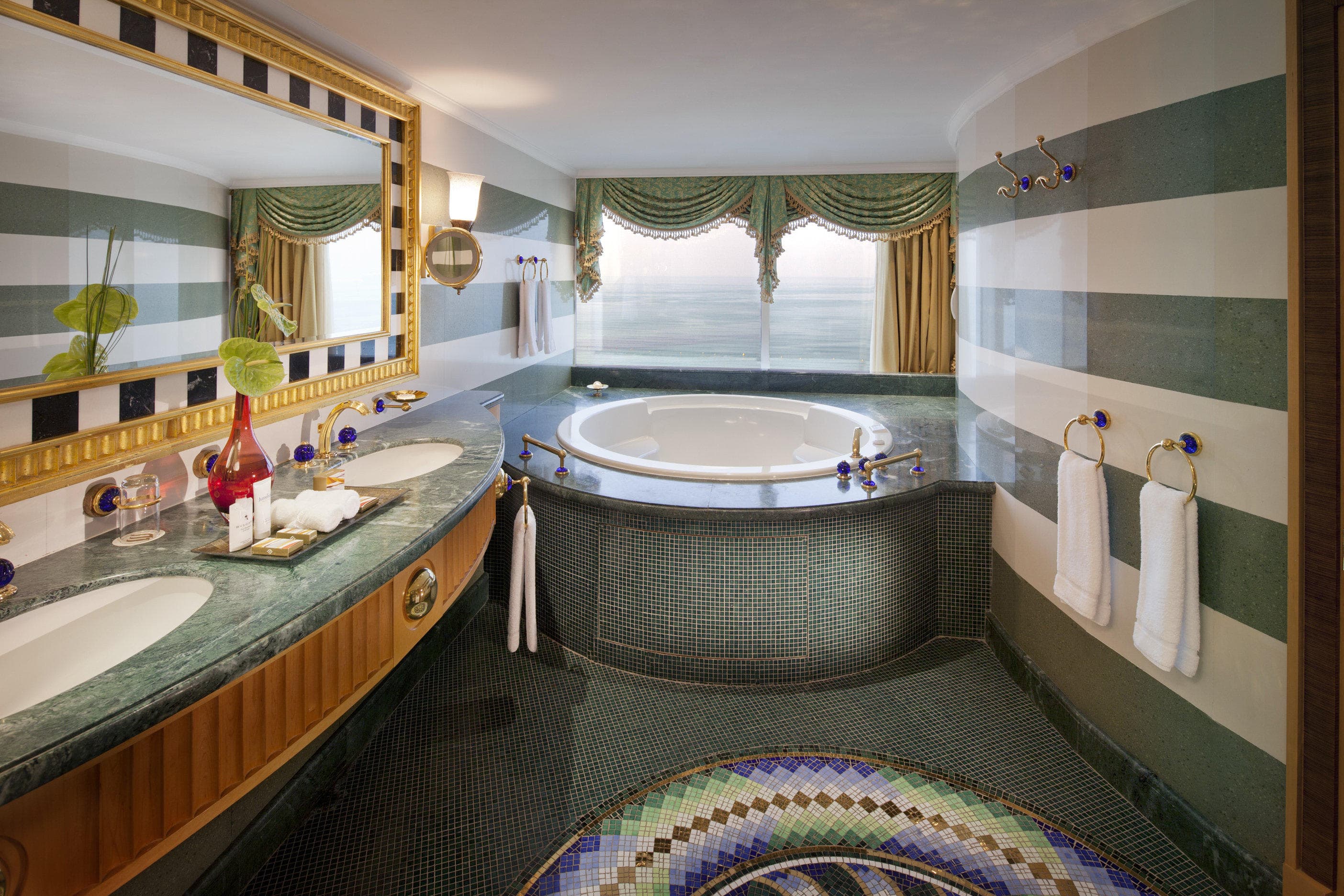Jumeirah Beach Hotel Ansicht 6
