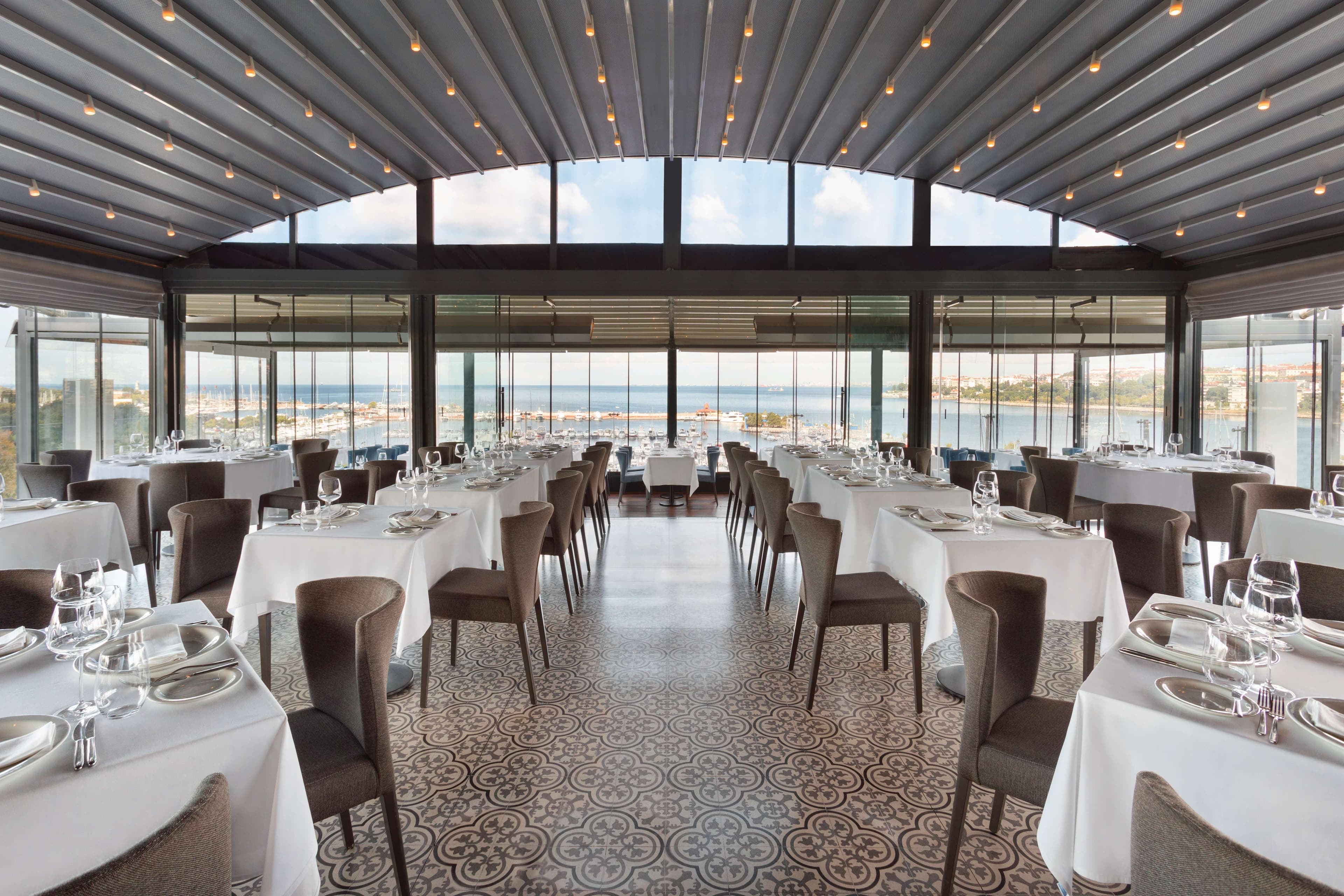 Wyndham Grand Istanbul Kalamis Marina Hotel Ansicht 10