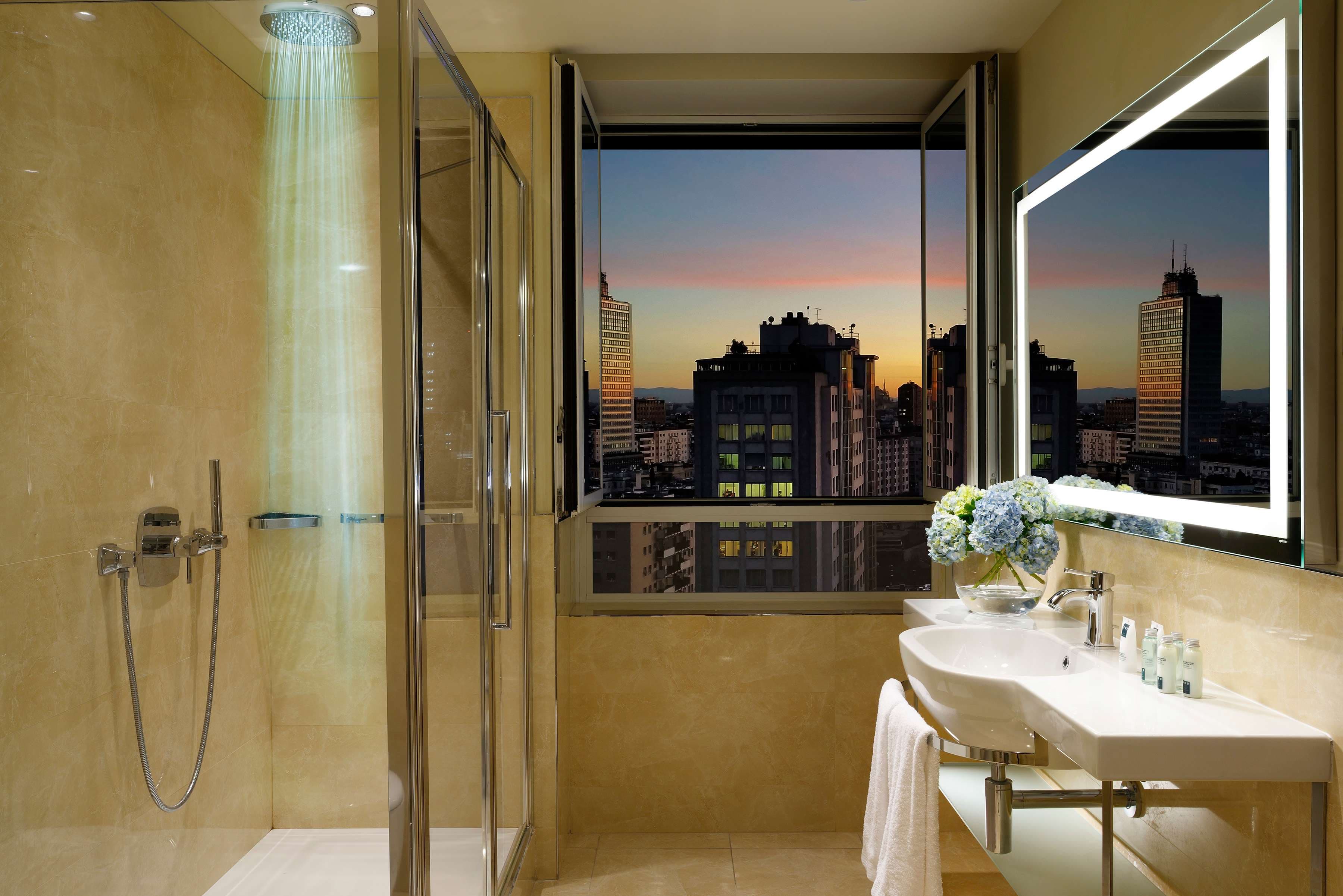 UNAHOTELS Century Milano Ansicht 5