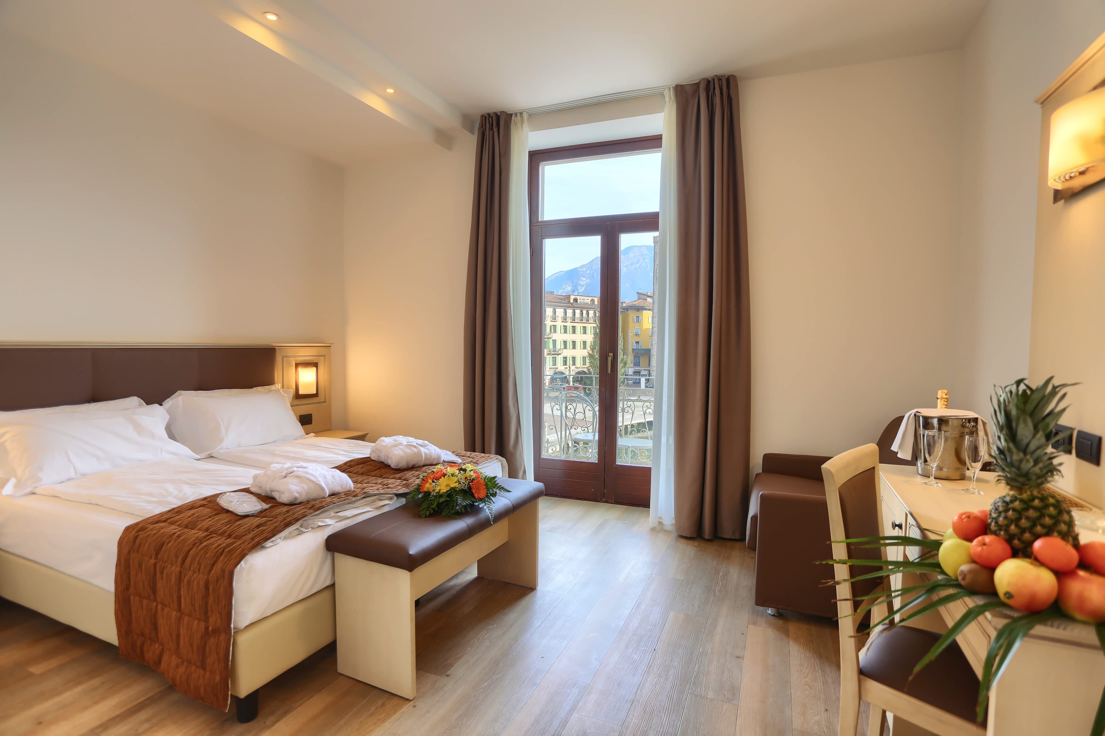 Hotel Europa - Skypool & Panorama Ansicht 6