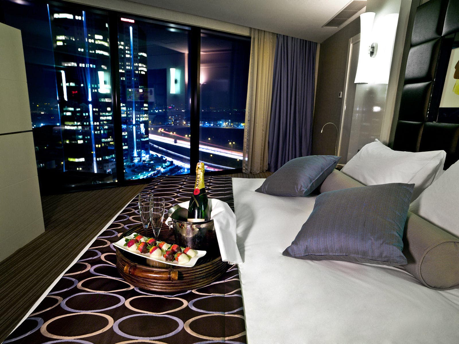 Ramada Plaza Hotel Istanbul Tekstilkent Ansicht 3