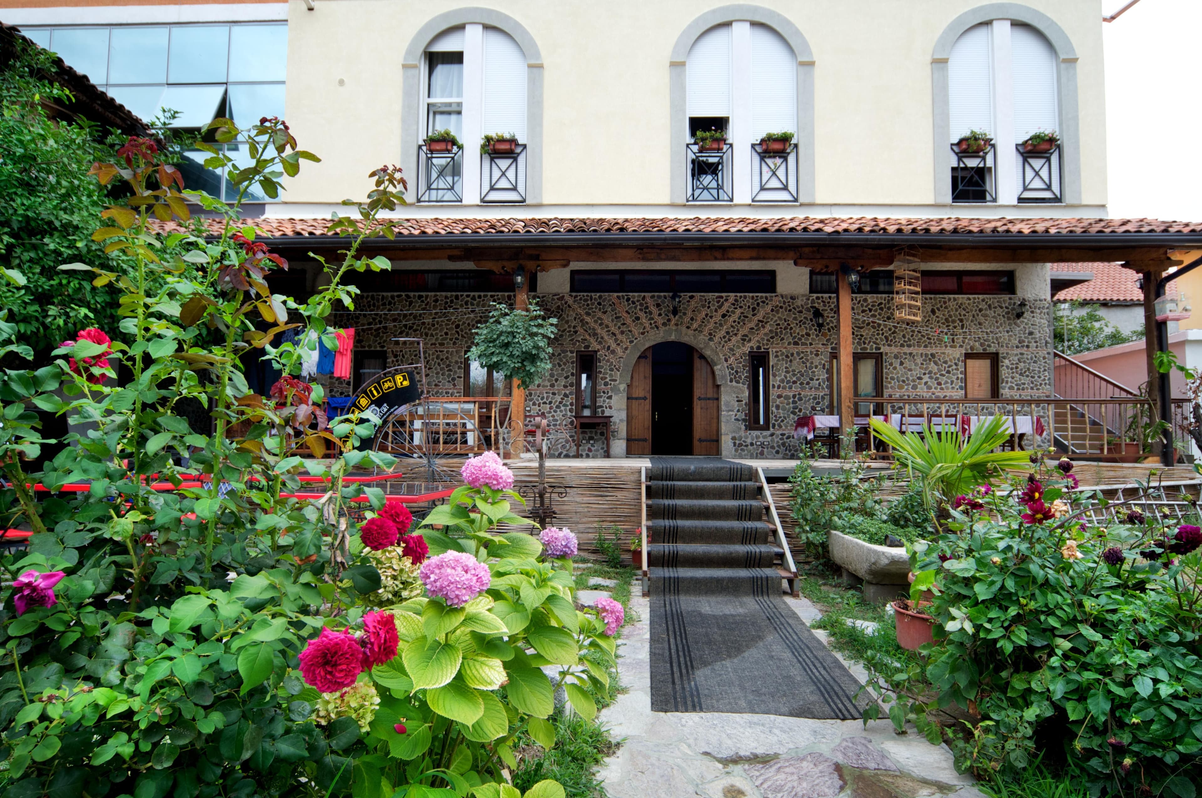 Hotel Tradita Geg & Tosk Ansicht 7