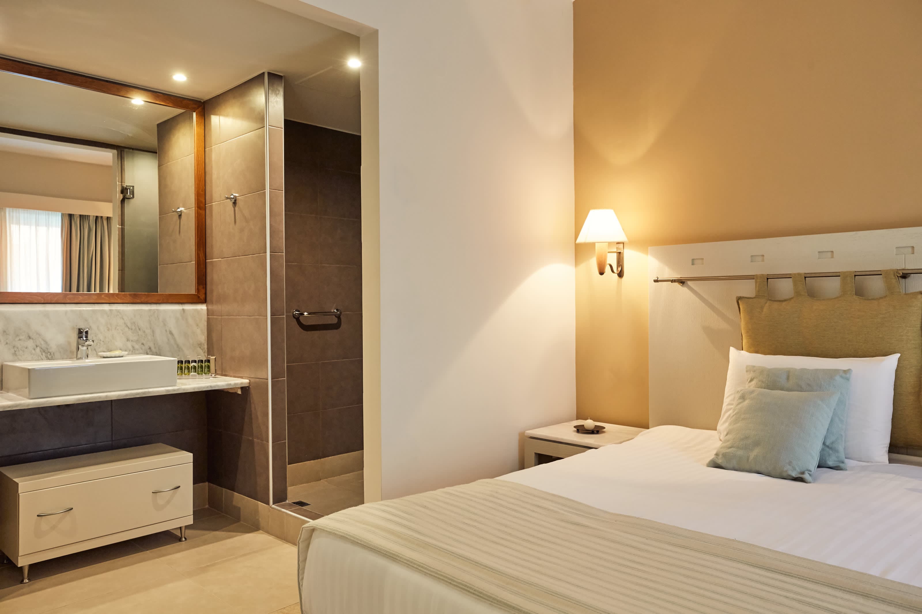Giannoulis - Grand Bay Beach Resort Ansicht 5
