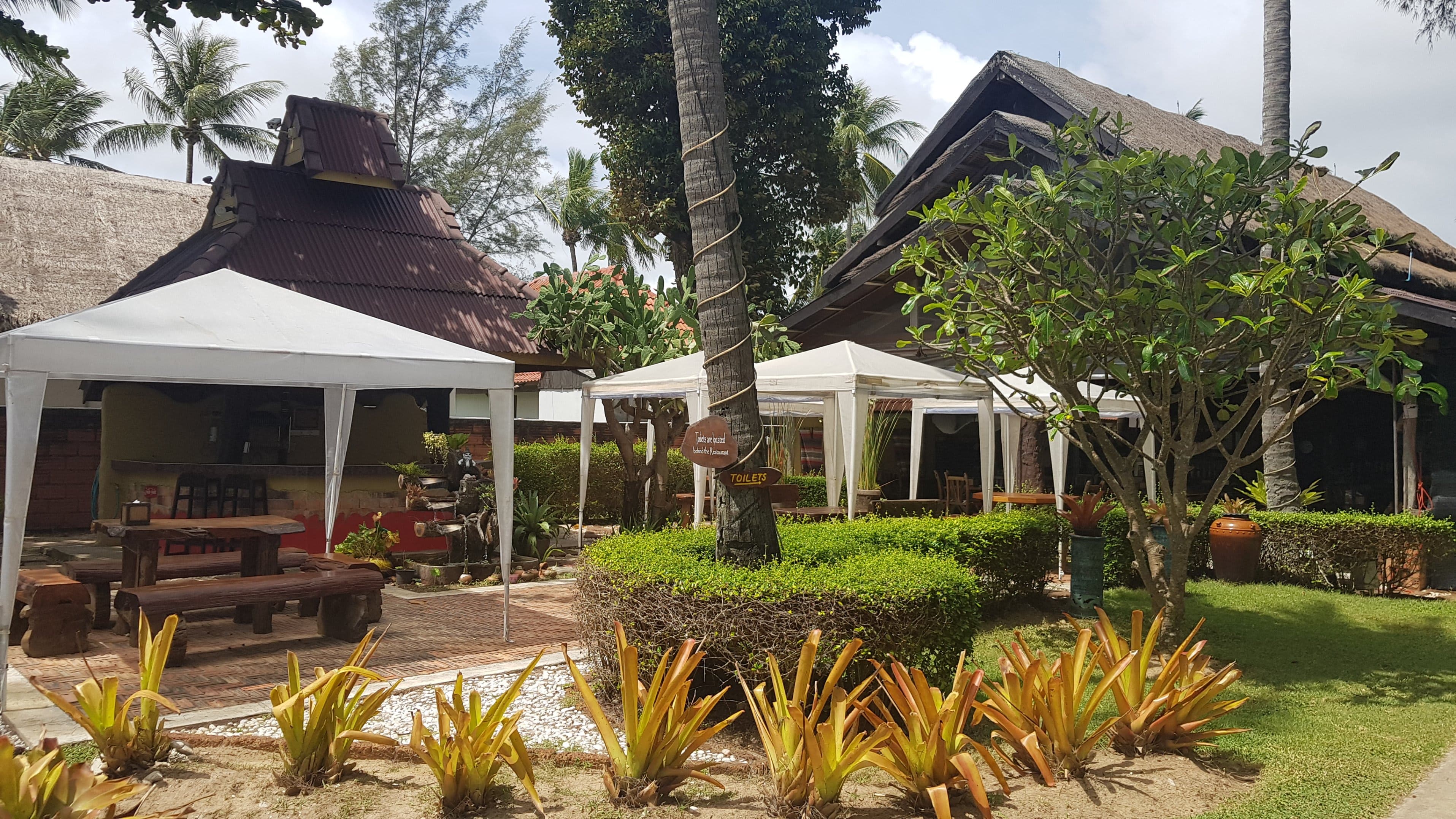 Hotel Lanta Castaway Resort