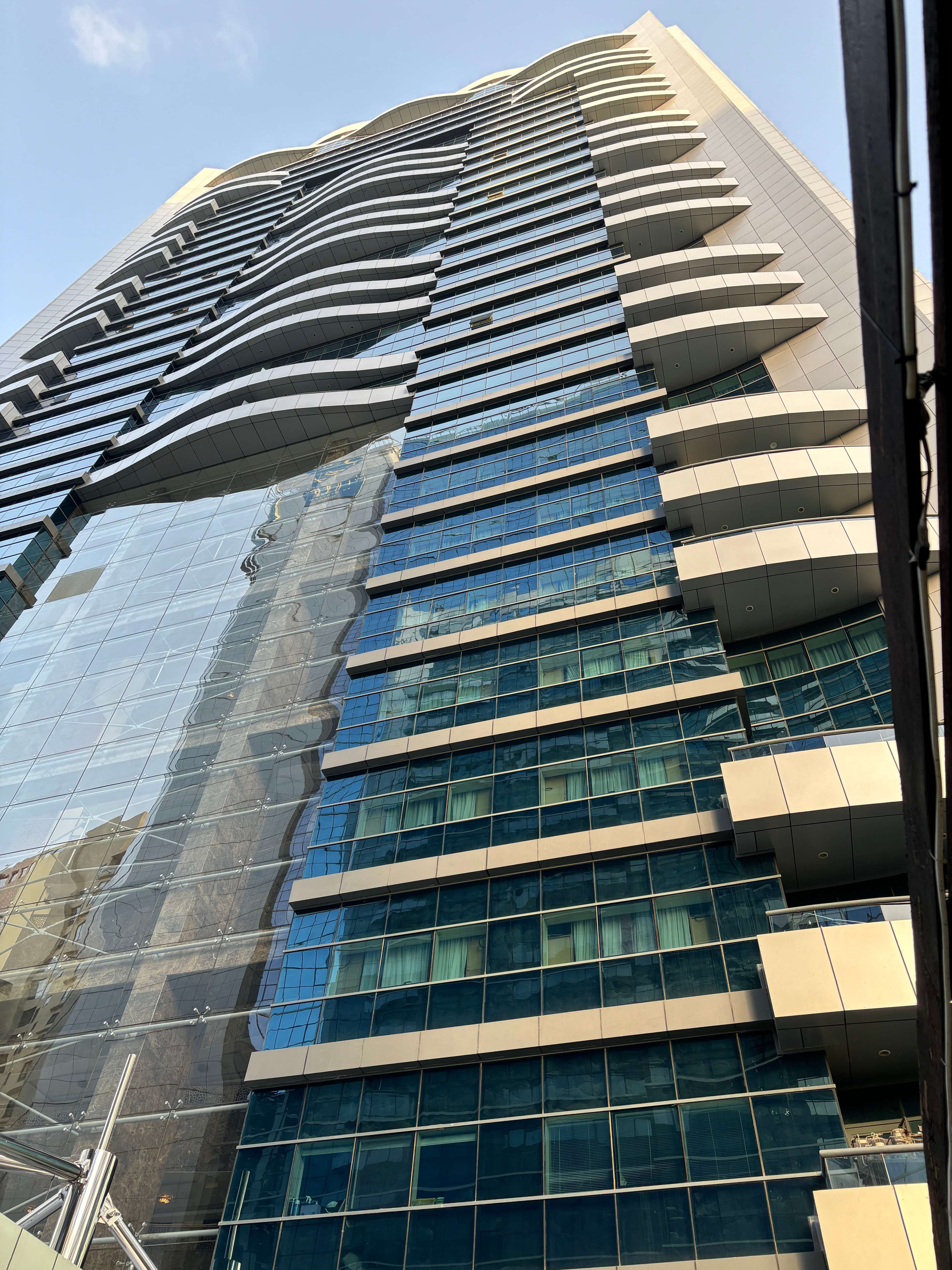 First Central Hotel Suites Ansicht 3