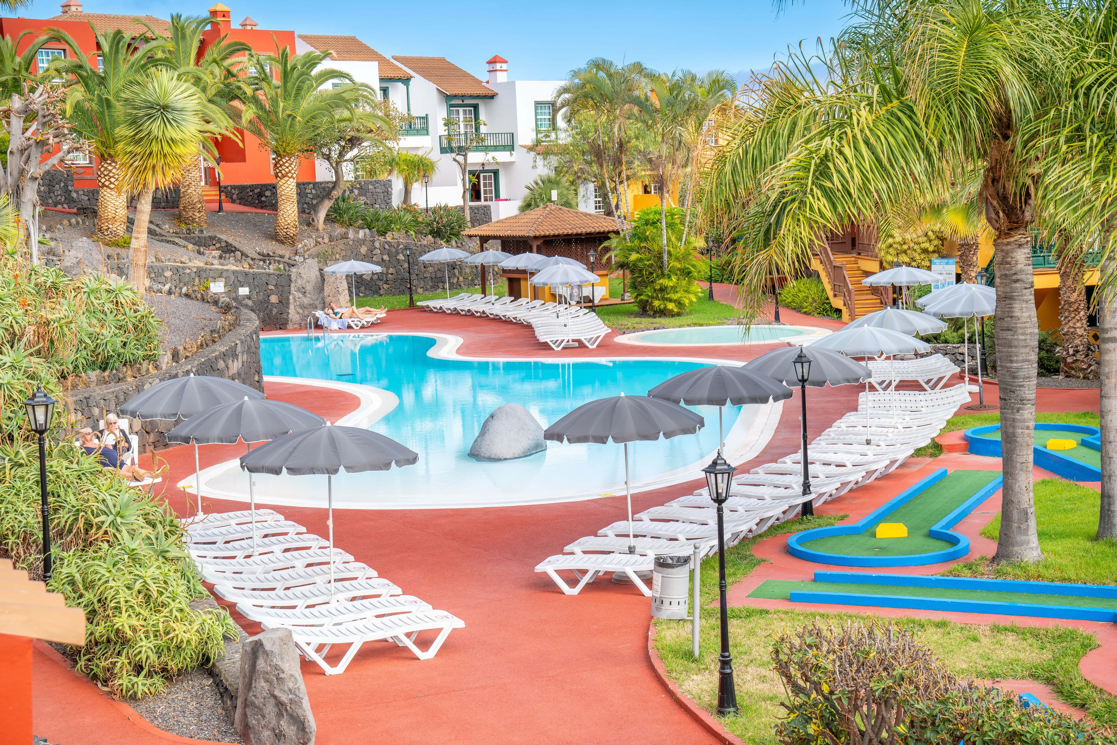 Apartamentos Oasis San Antonio