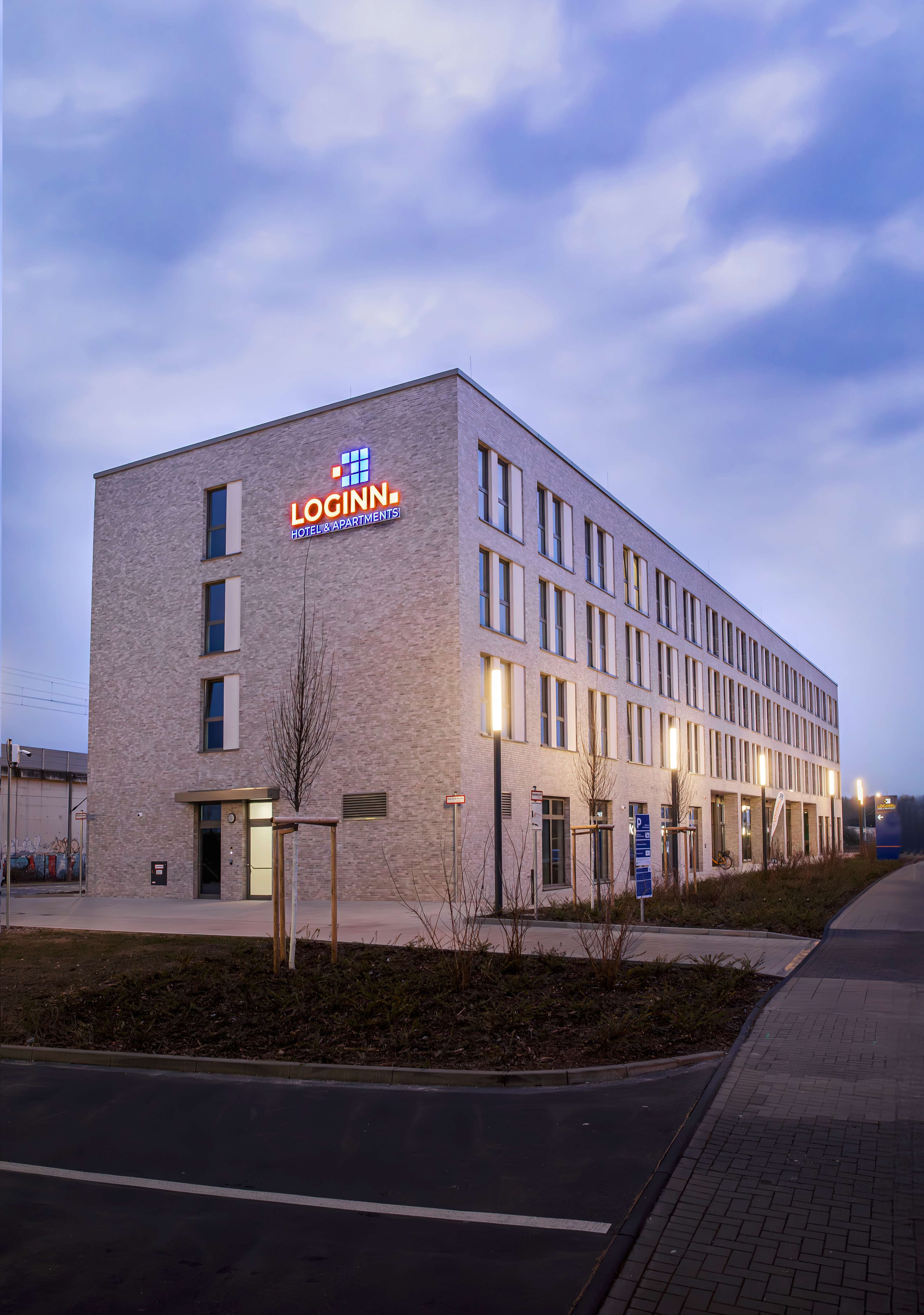LOGINN Hotel Köln Airport Ansicht 3