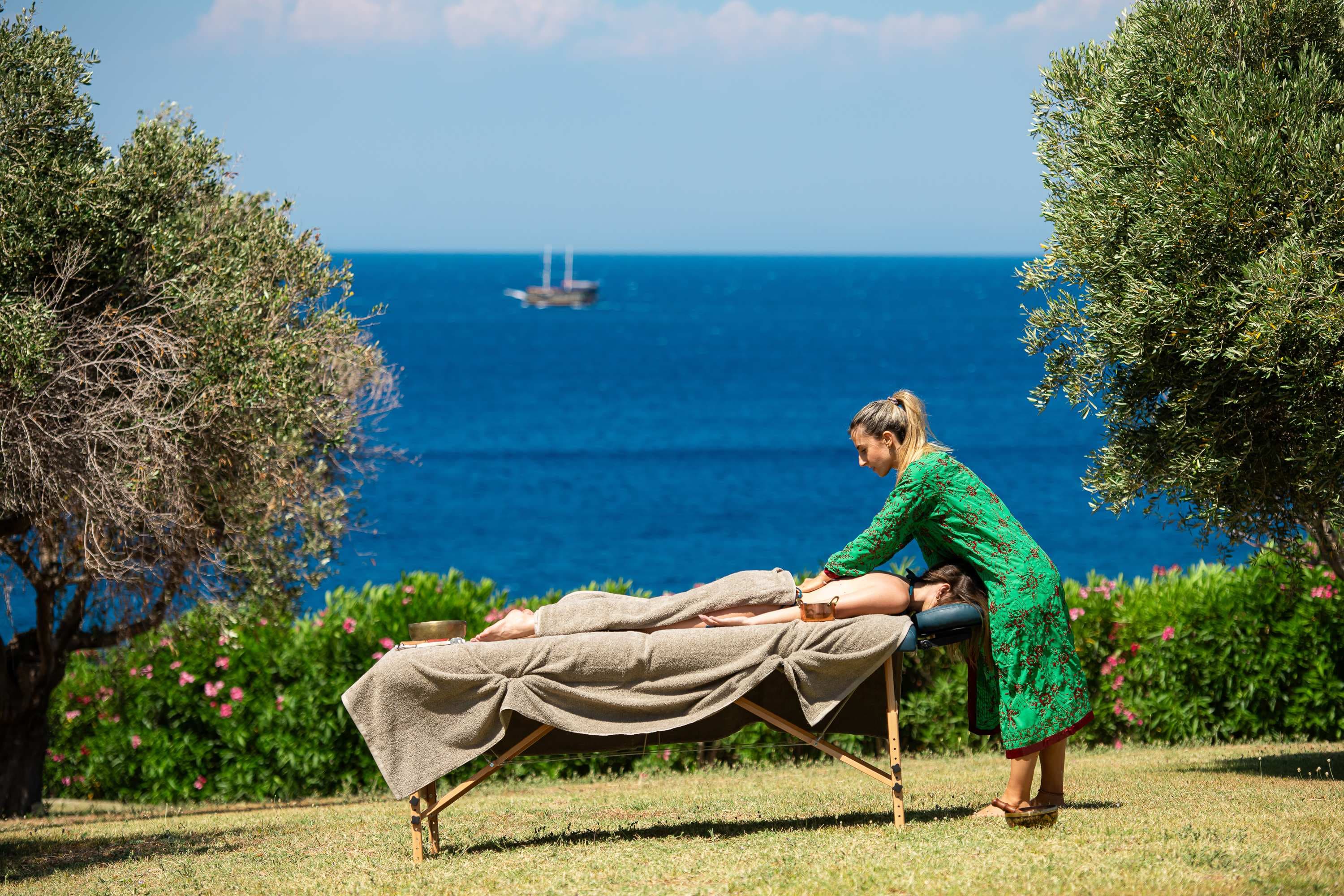 KRESTEN ROYAL Euphoria Resort