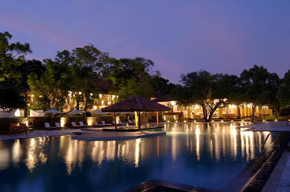 Hotel Amaya Lake