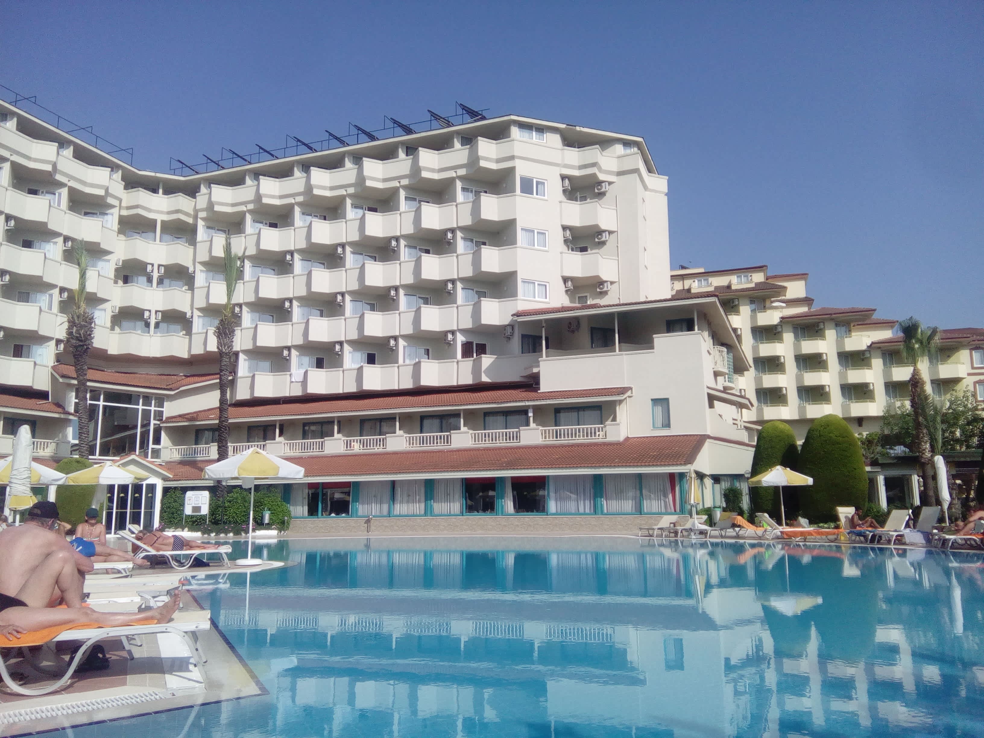 Febeach Hotel Ansicht 3